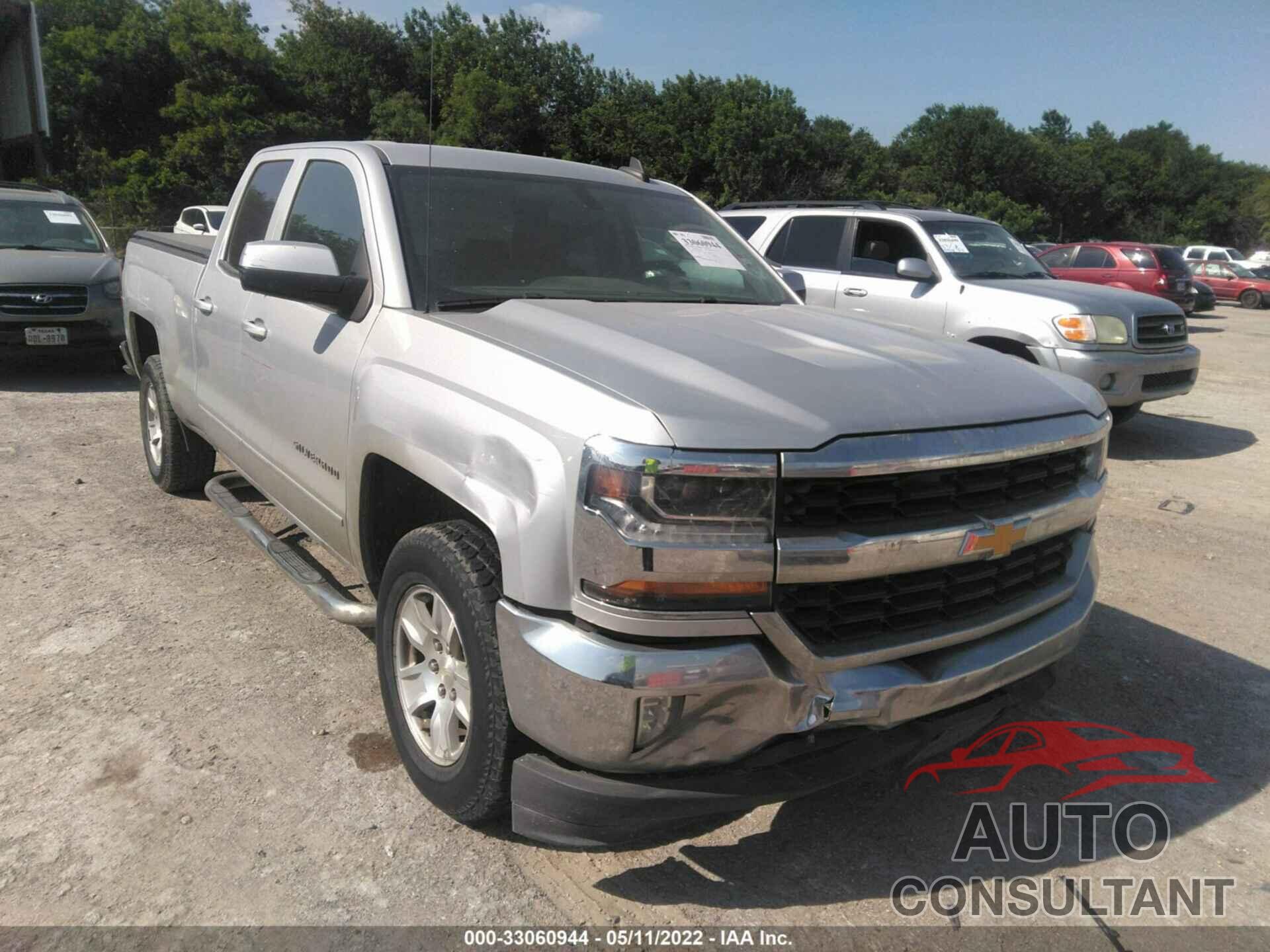 CHEVROLET SILVERADO 1500 2017 - 1GCRCREC8HZ188179