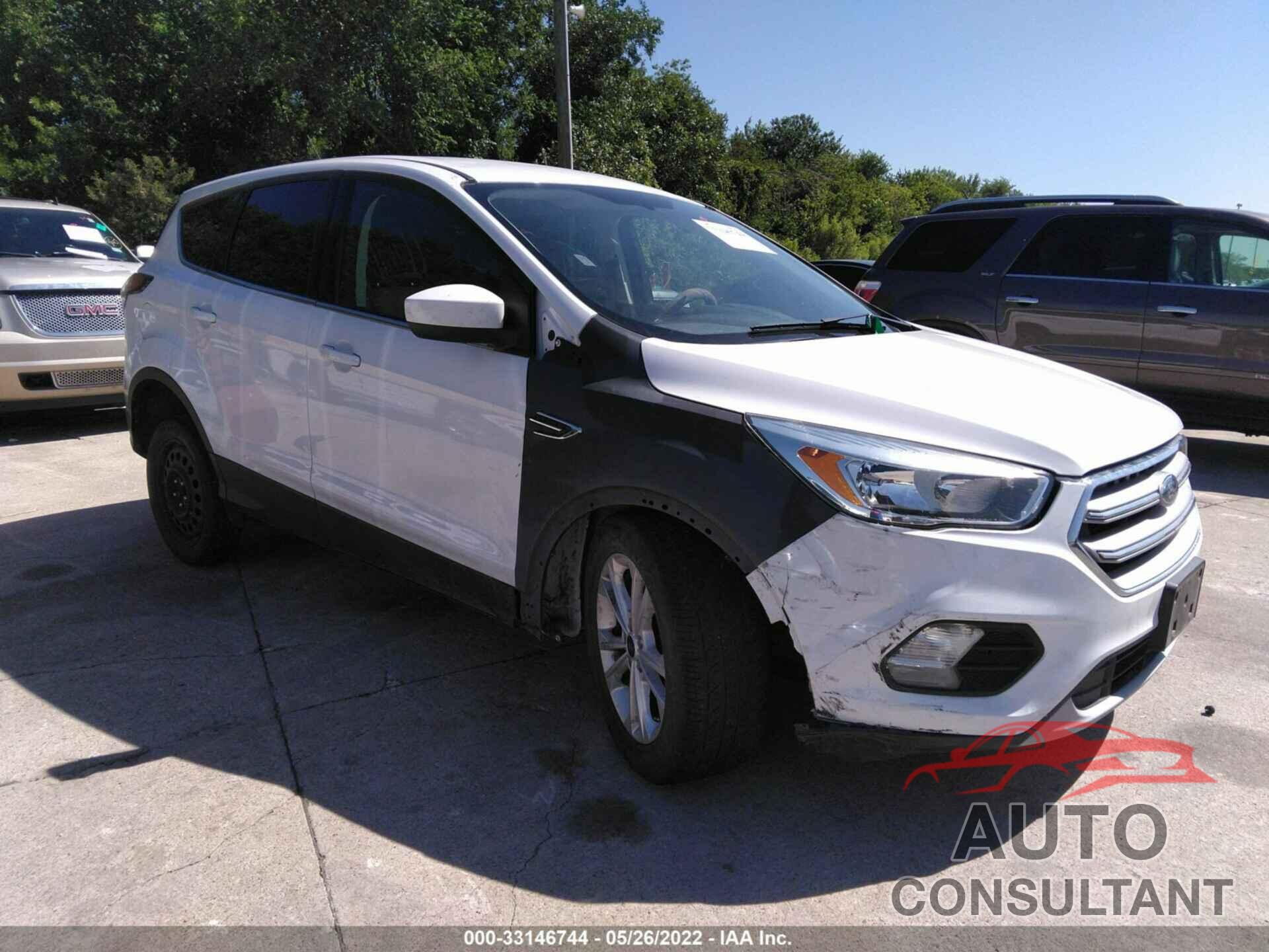 FORD ESCAPE 2017 - 1FMCU0G94HUA24324