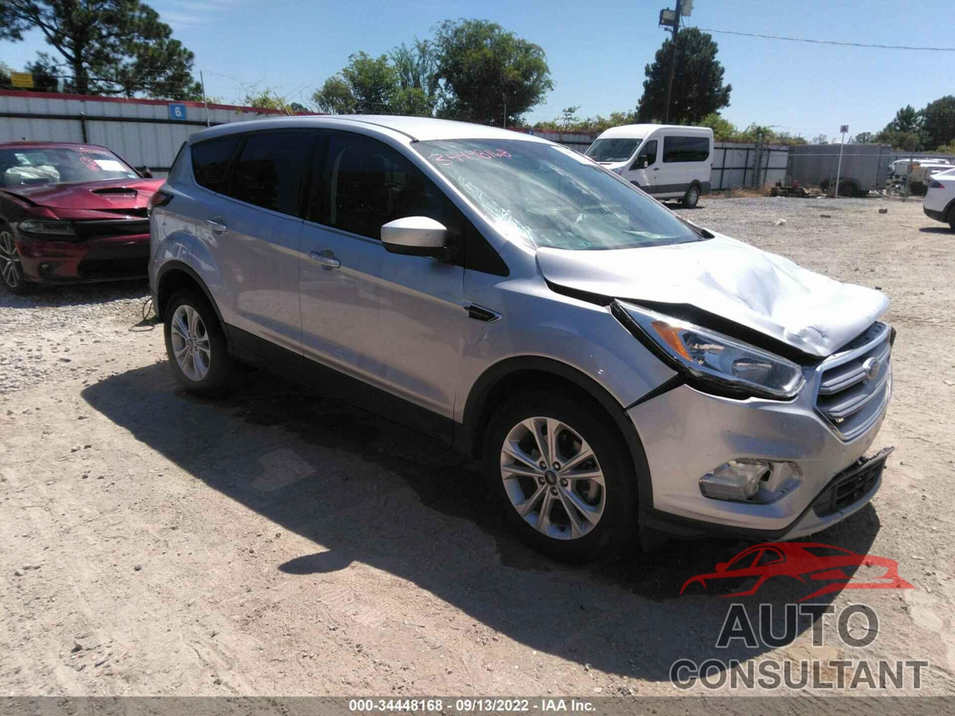 FORD ESCAPE 2017 - 1FMCU0GDXHUE69025