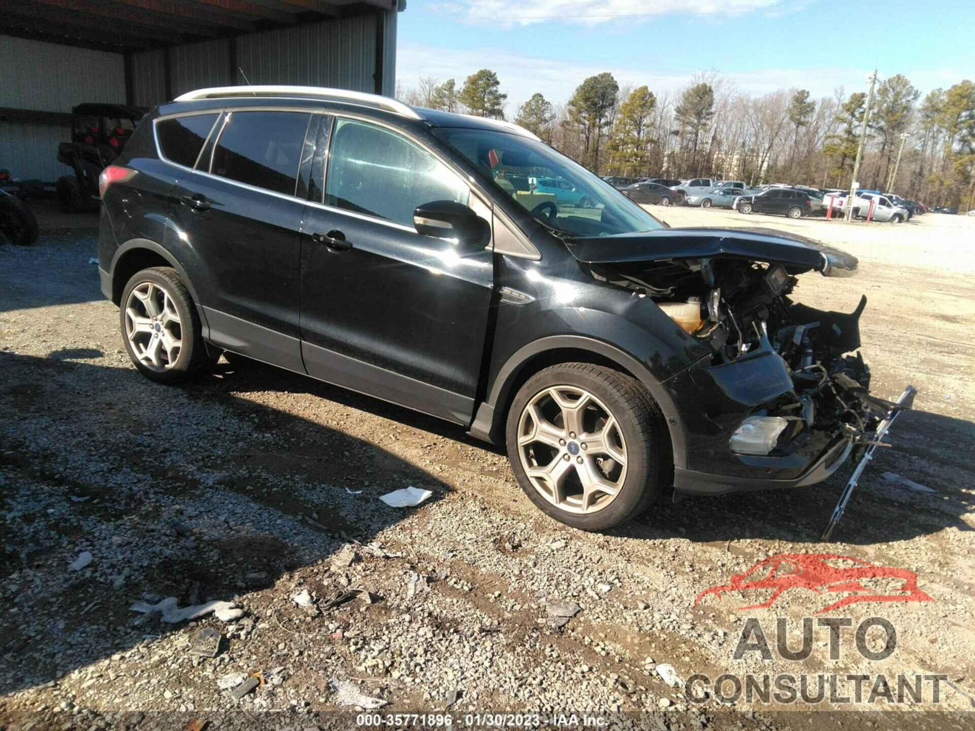 FORD ESCAPE 2017 - 1FMCU9J97HUA33600