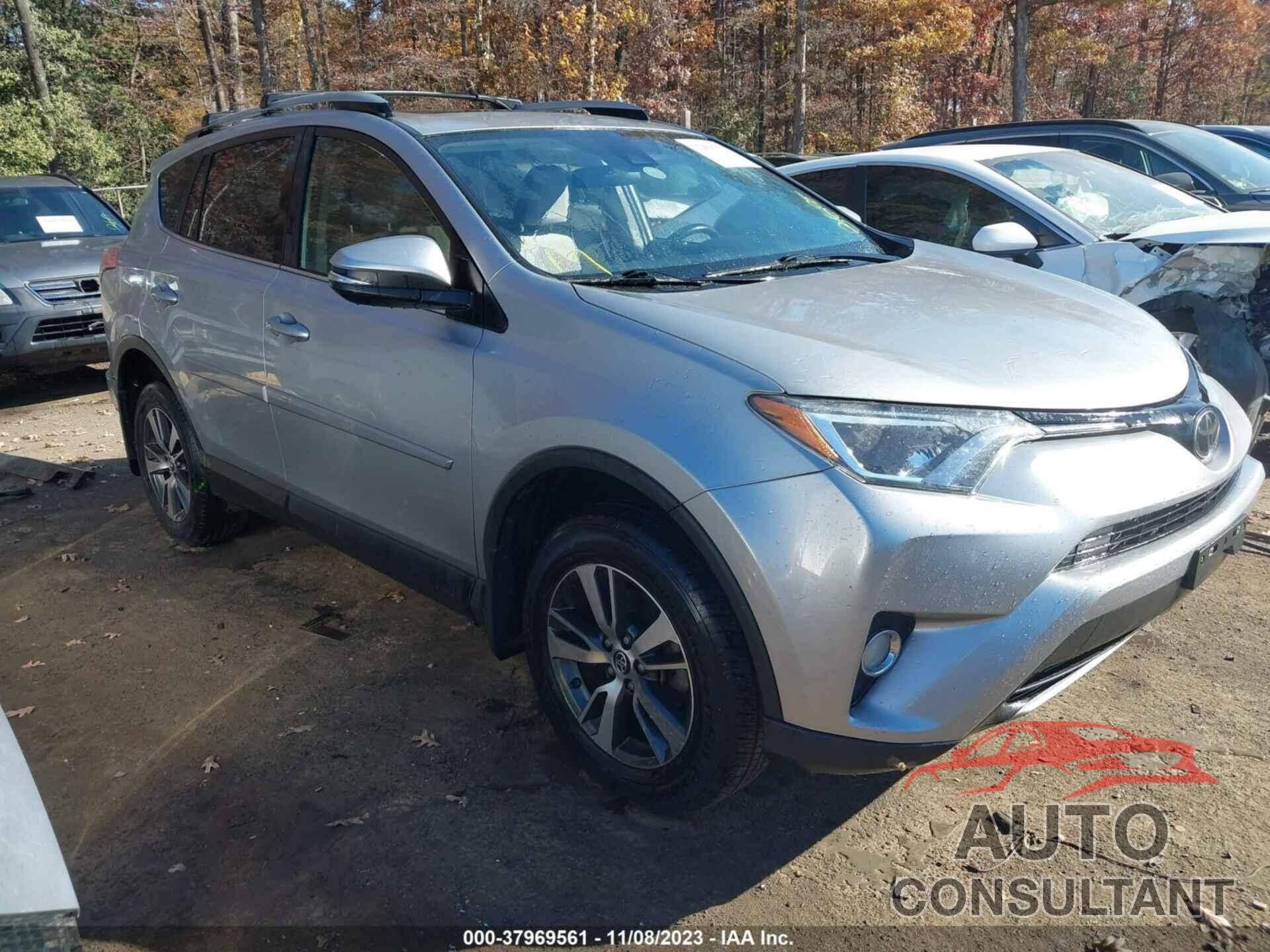 TOYOTA RAV4 2018 - JTMRFREV3JJ193593