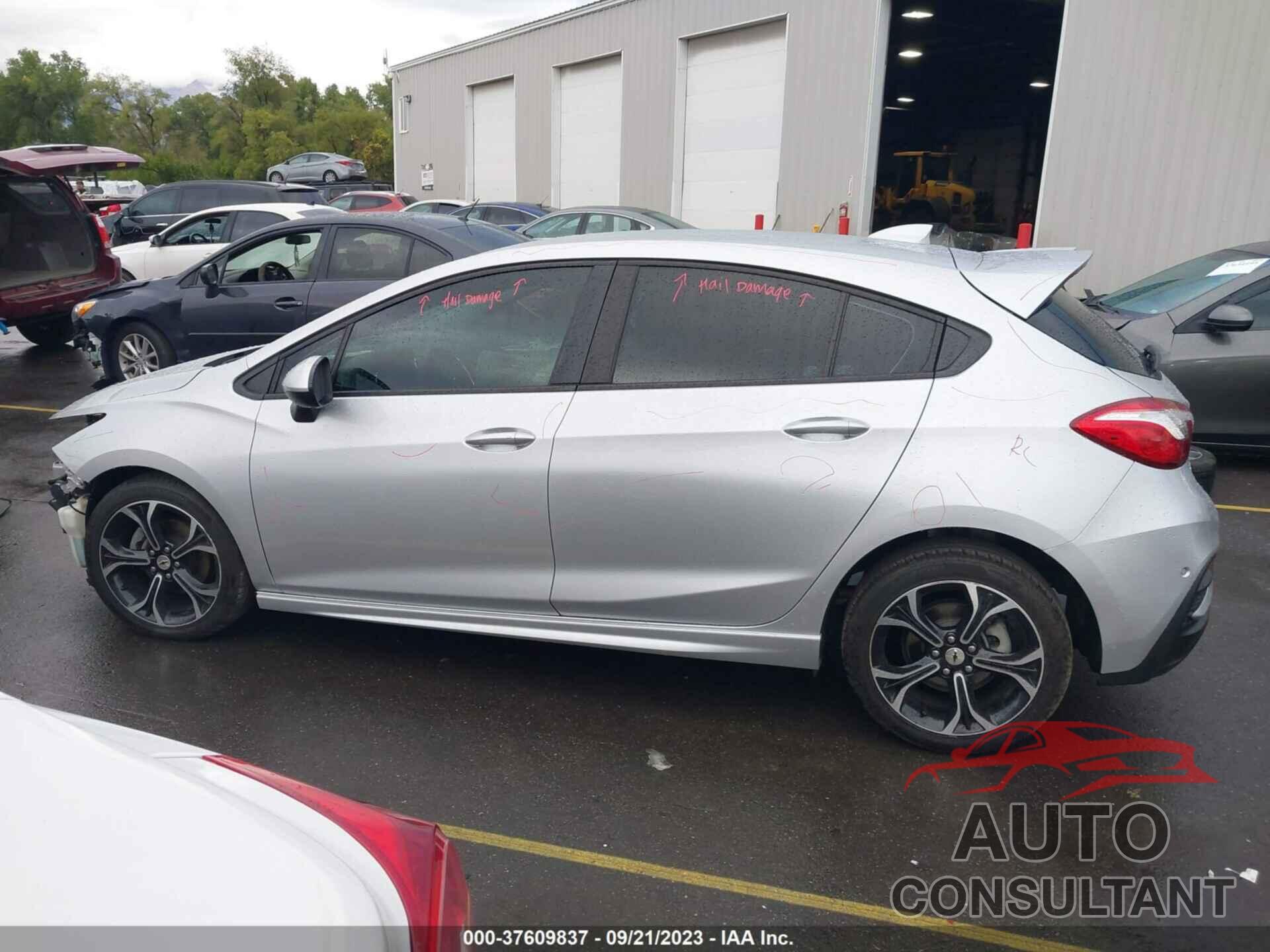 CHEVROLET CRUZE 2019 - 3G1BE6SM9KS554221