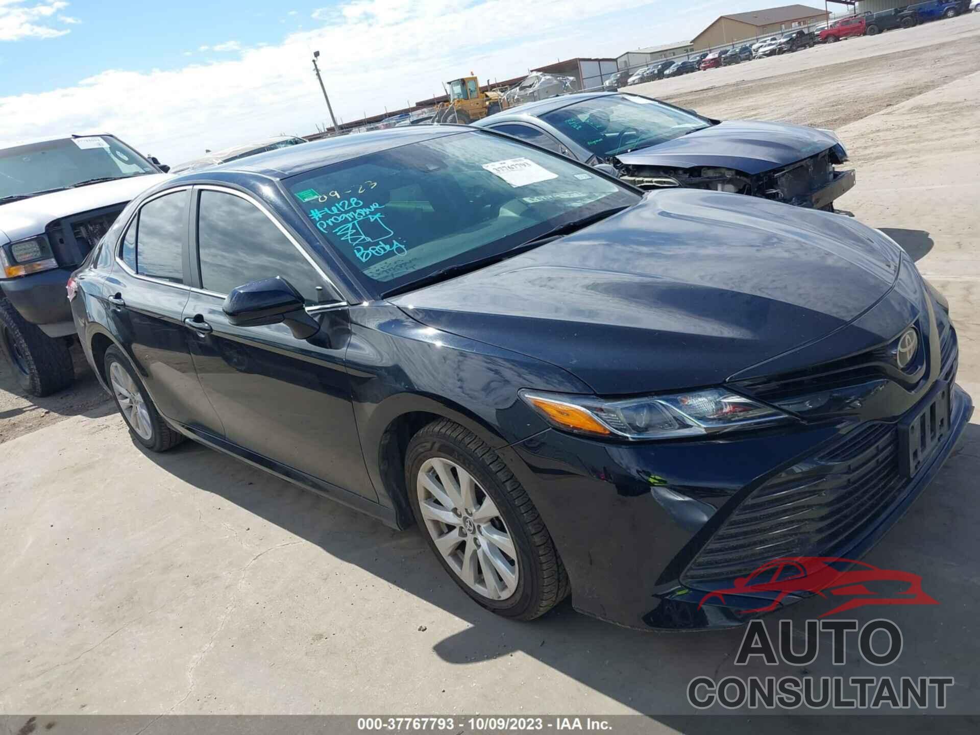 TOYOTA CAMRY 2019 - 4T1B11HK2KU165220