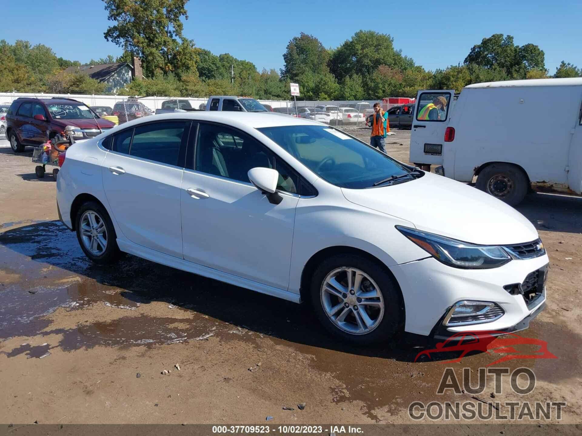 CHEVROLET CRUZE 2017 - 1G1BE5SM1H7261964