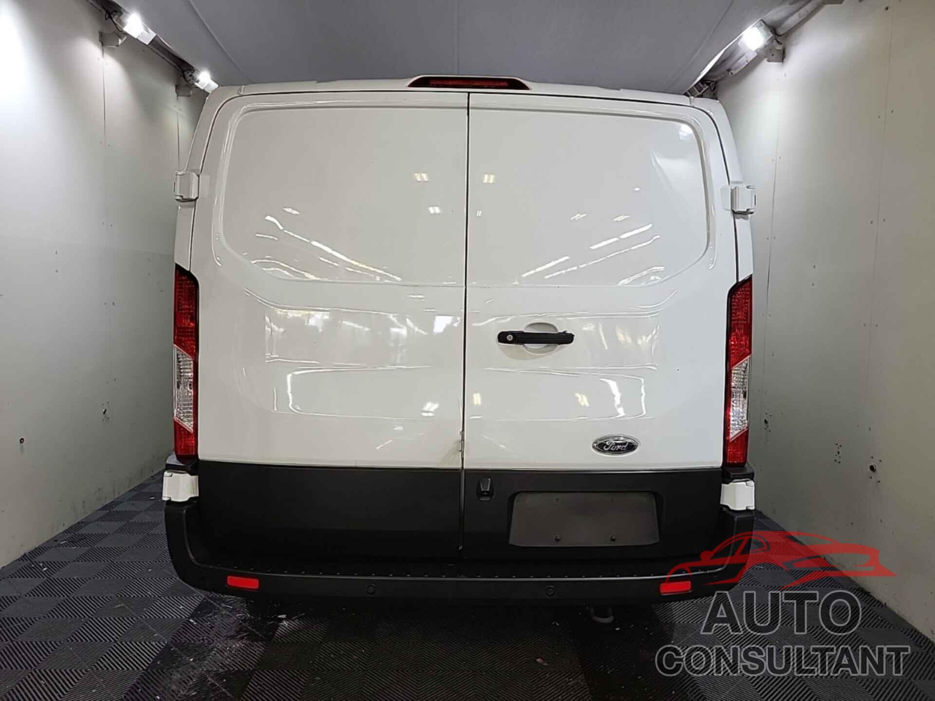 FORD TRANSIT-150 2021 - 1FTYE1Y89MKA75312