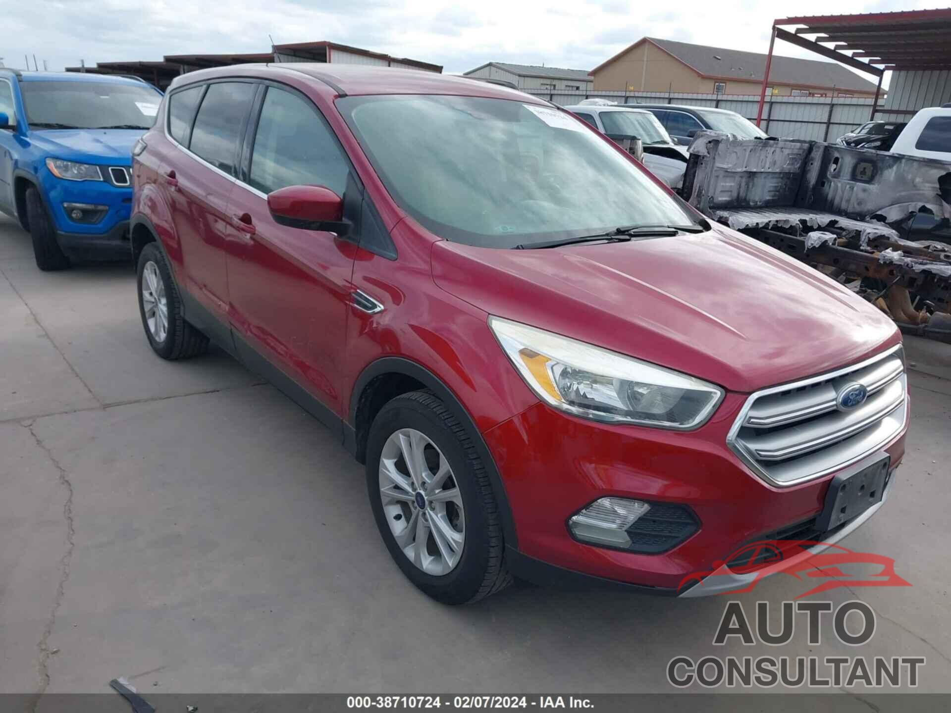 FORD ESCAPE 2017 - 1FMCU0GD5HUC49386