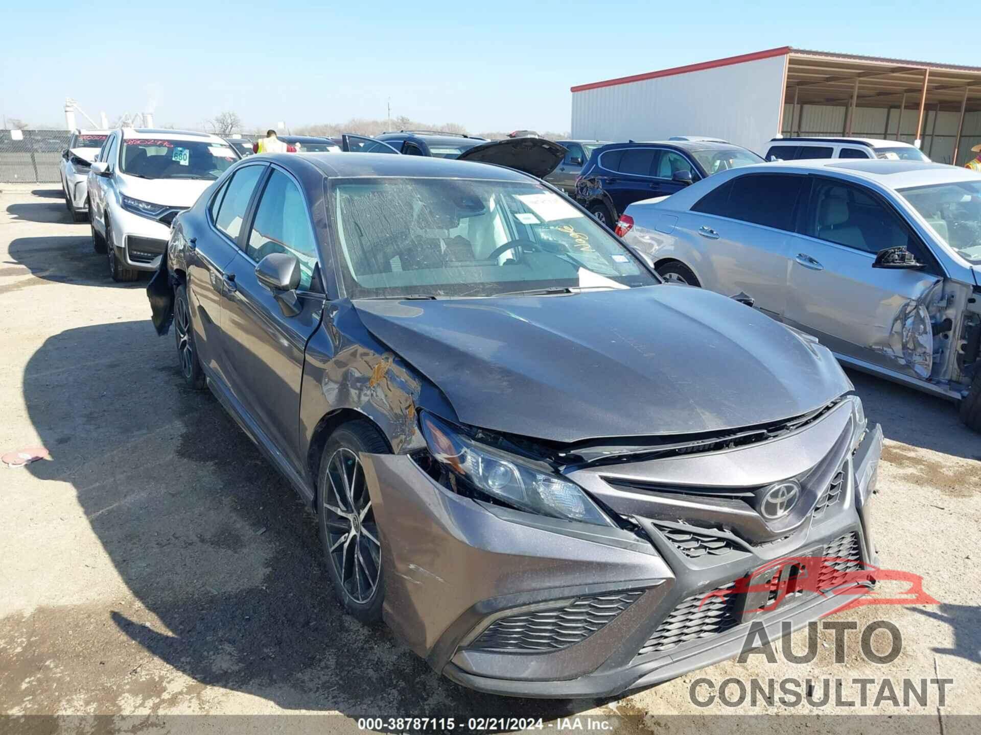 TOYOTA CAMRY 2023 - 4T1G11AK1PU735196