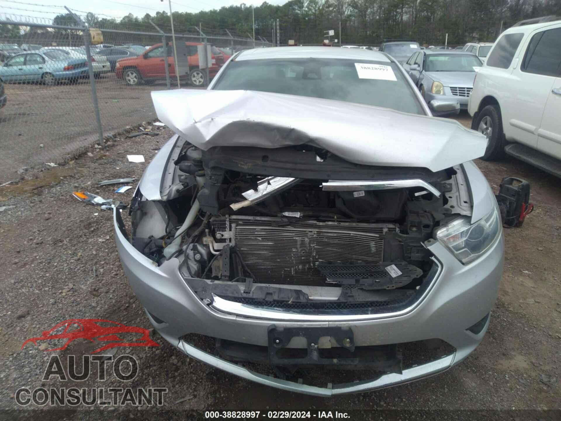 FORD TAURUS 2017 - 1FAHP2F86HG117825