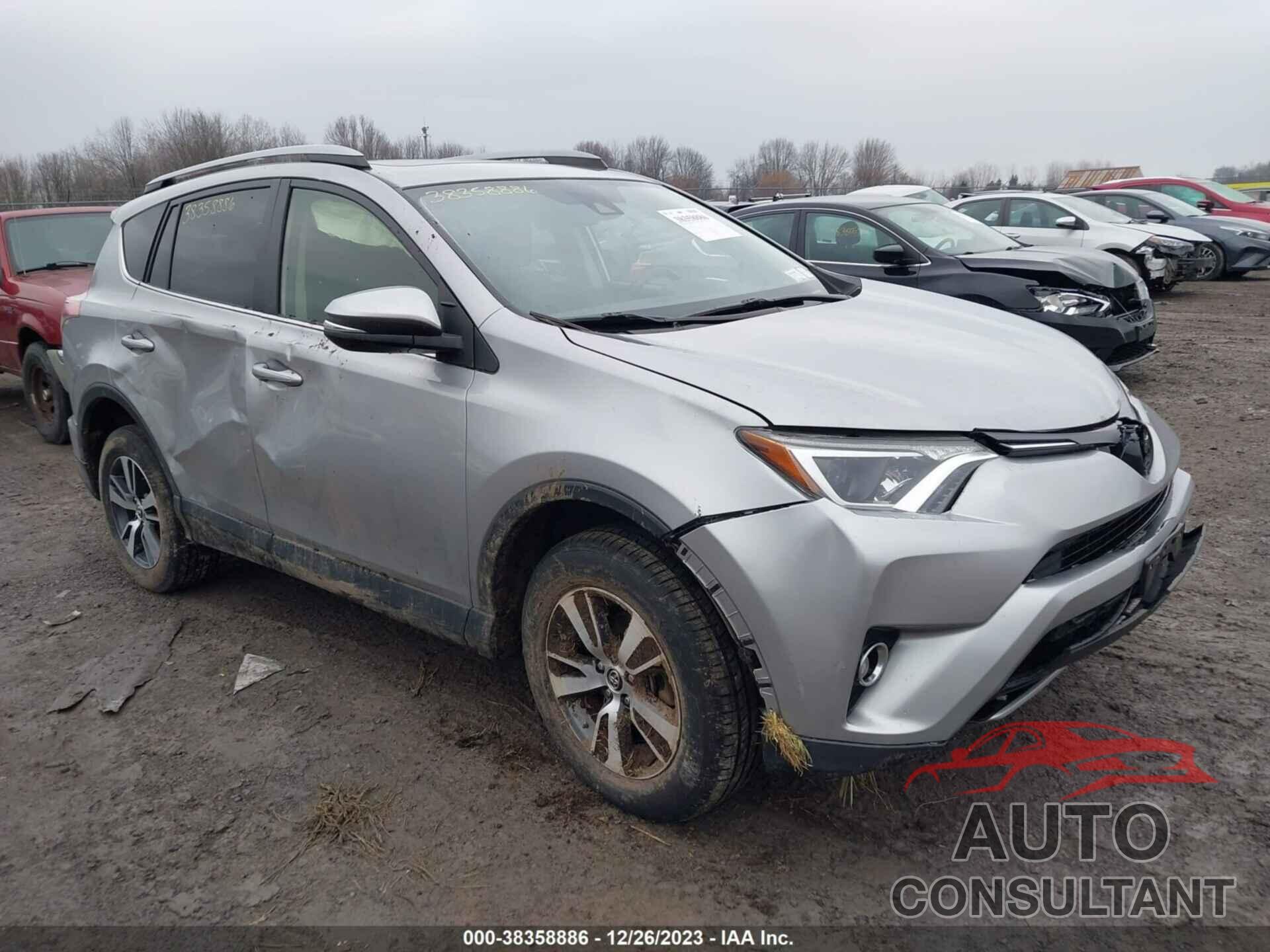 TOYOTA RAV4 2018 - JTMRFREV8JJ237801
