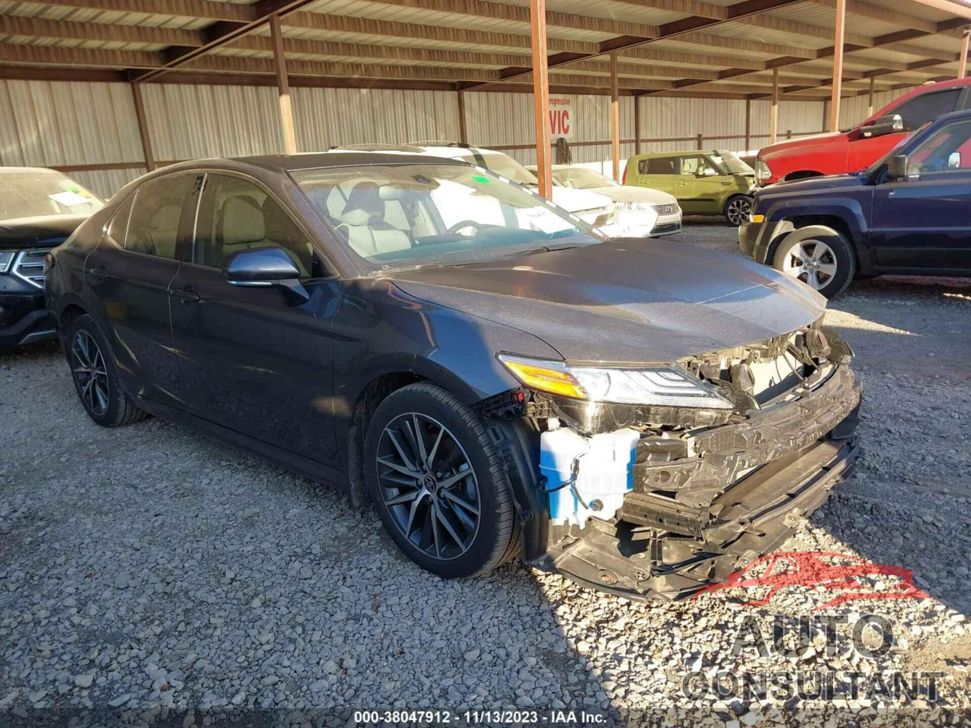 TOYOTA CAMRY 2023 - 4T1F11AK5PU754720