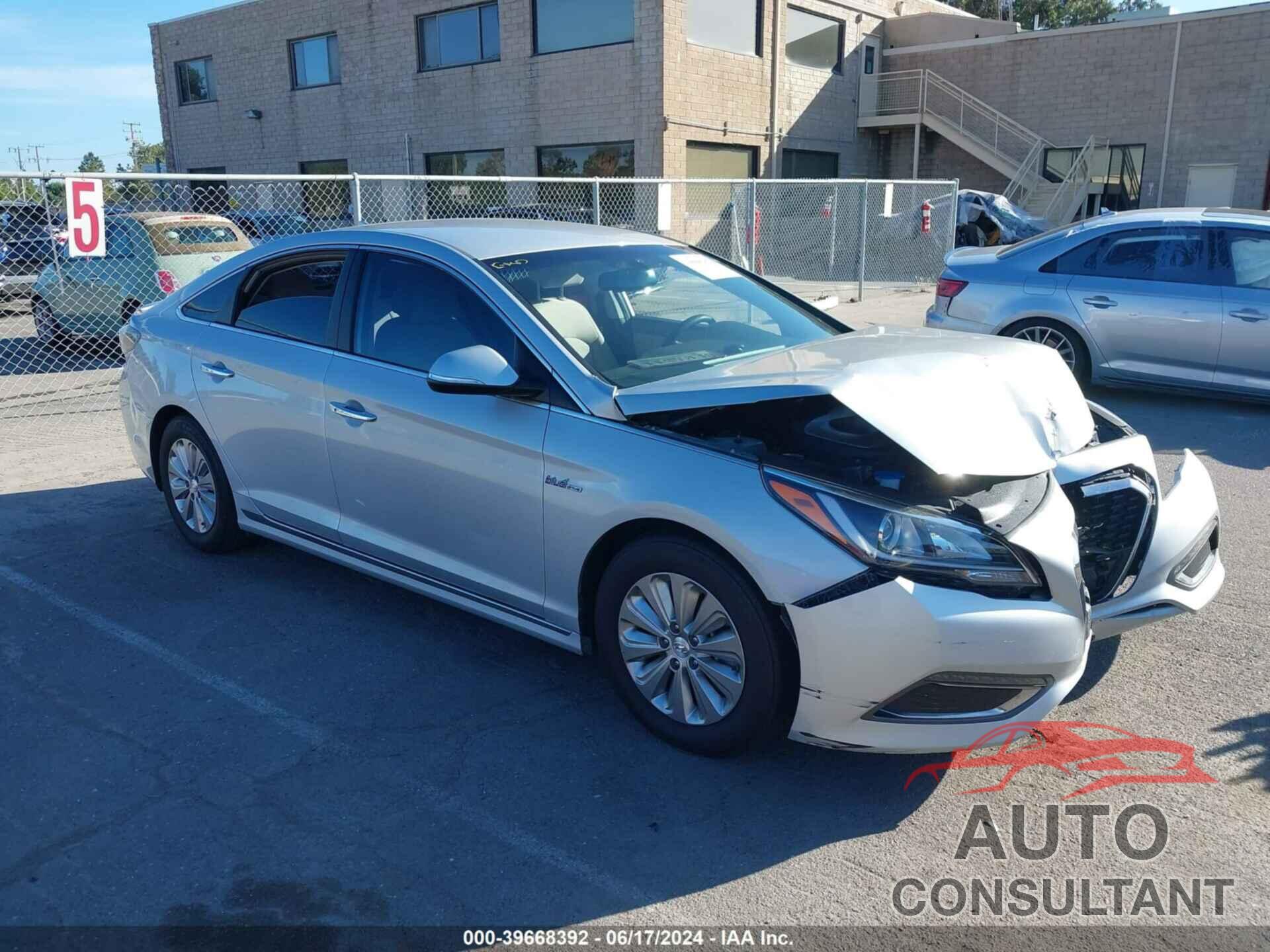 HYUNDAI SONATA HYBRID 2017 - KMHE24L32HA063406