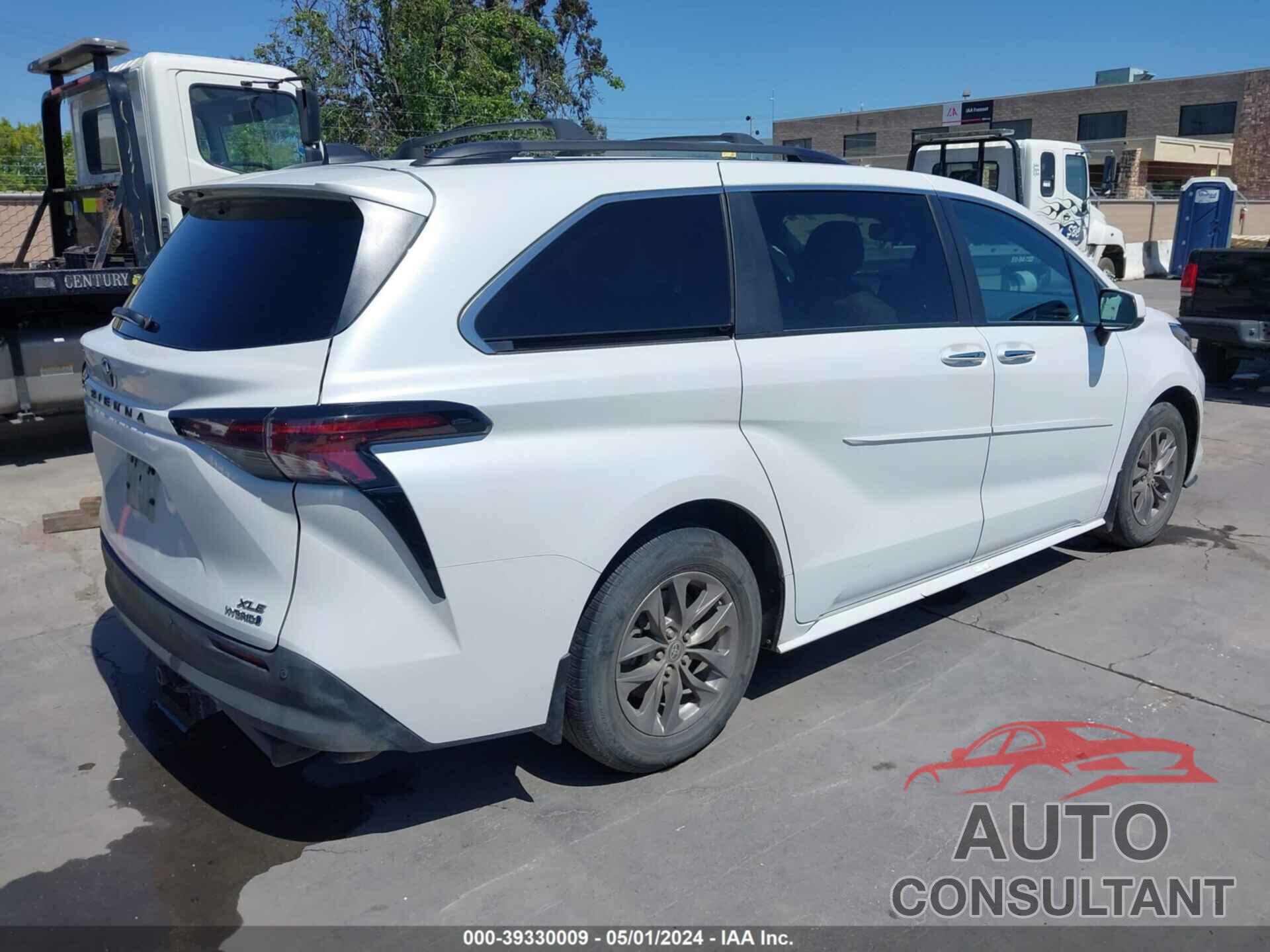 TOYOTA SIENNA 2023 - 5TDJSKFC2PS082655