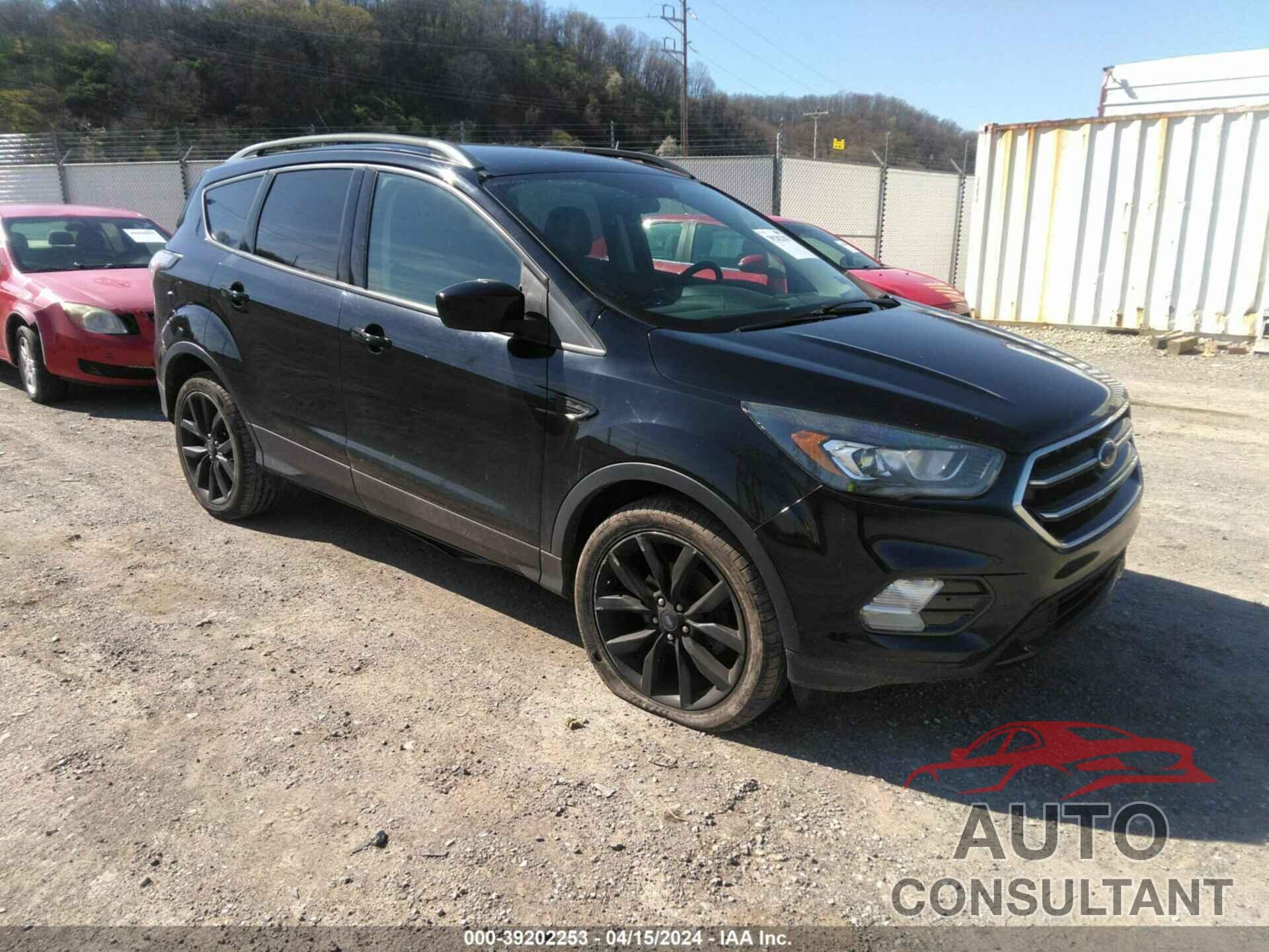 FORD ESCAPE 2017 - 1FMCU0GD2HUB28394