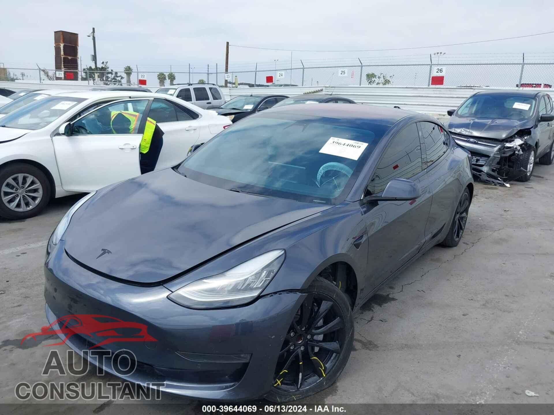 TESLA MODEL 3 2018 - 5YJ3E1EA0JF009533