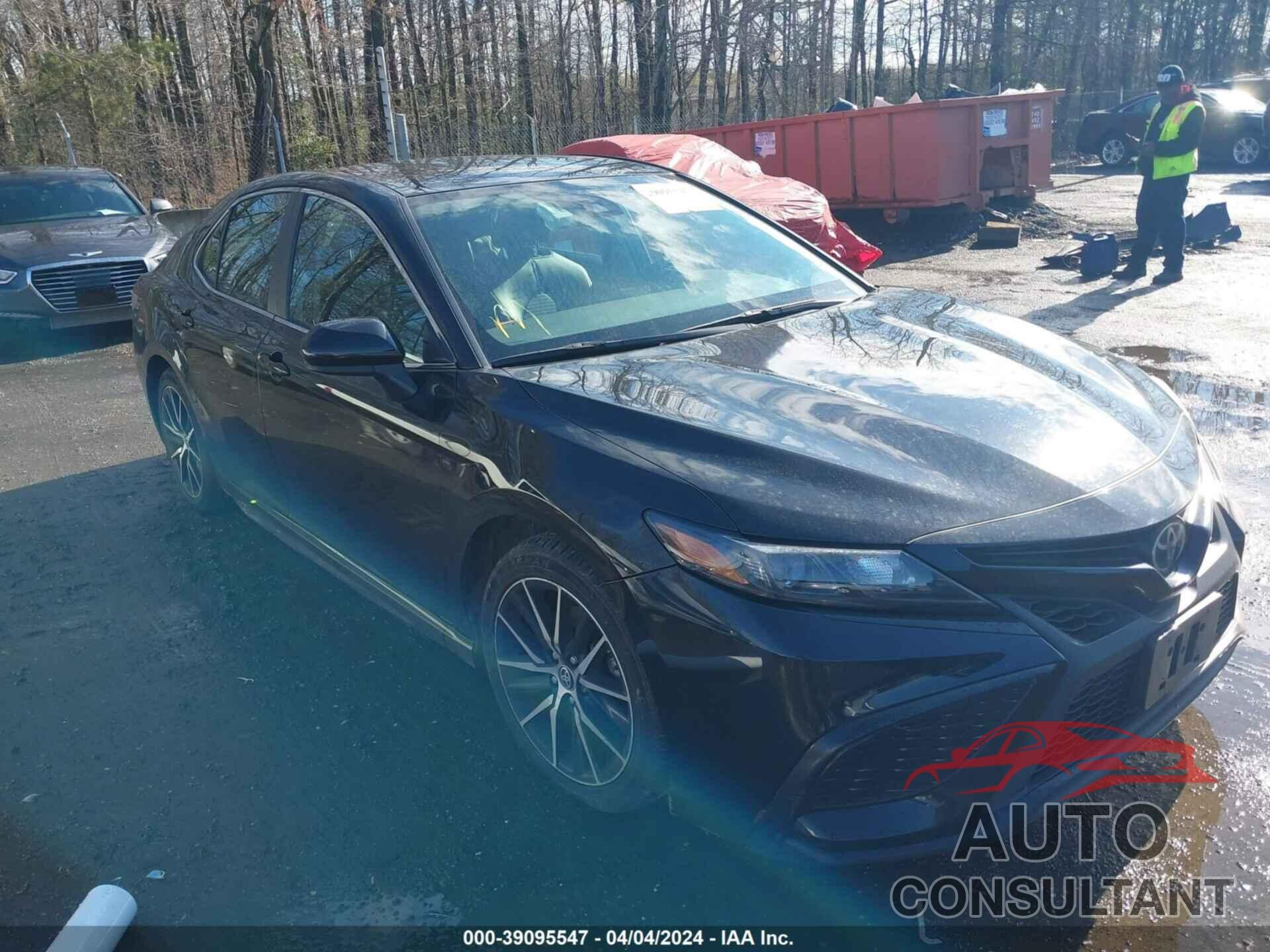 TOYOTA CAMRY 2021 - 4T1G11AK4MU612343