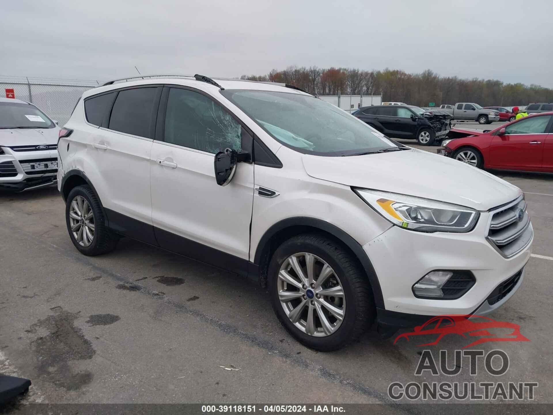 FORD ESCAPE 2017 - 1FMCU0J95HUC08941