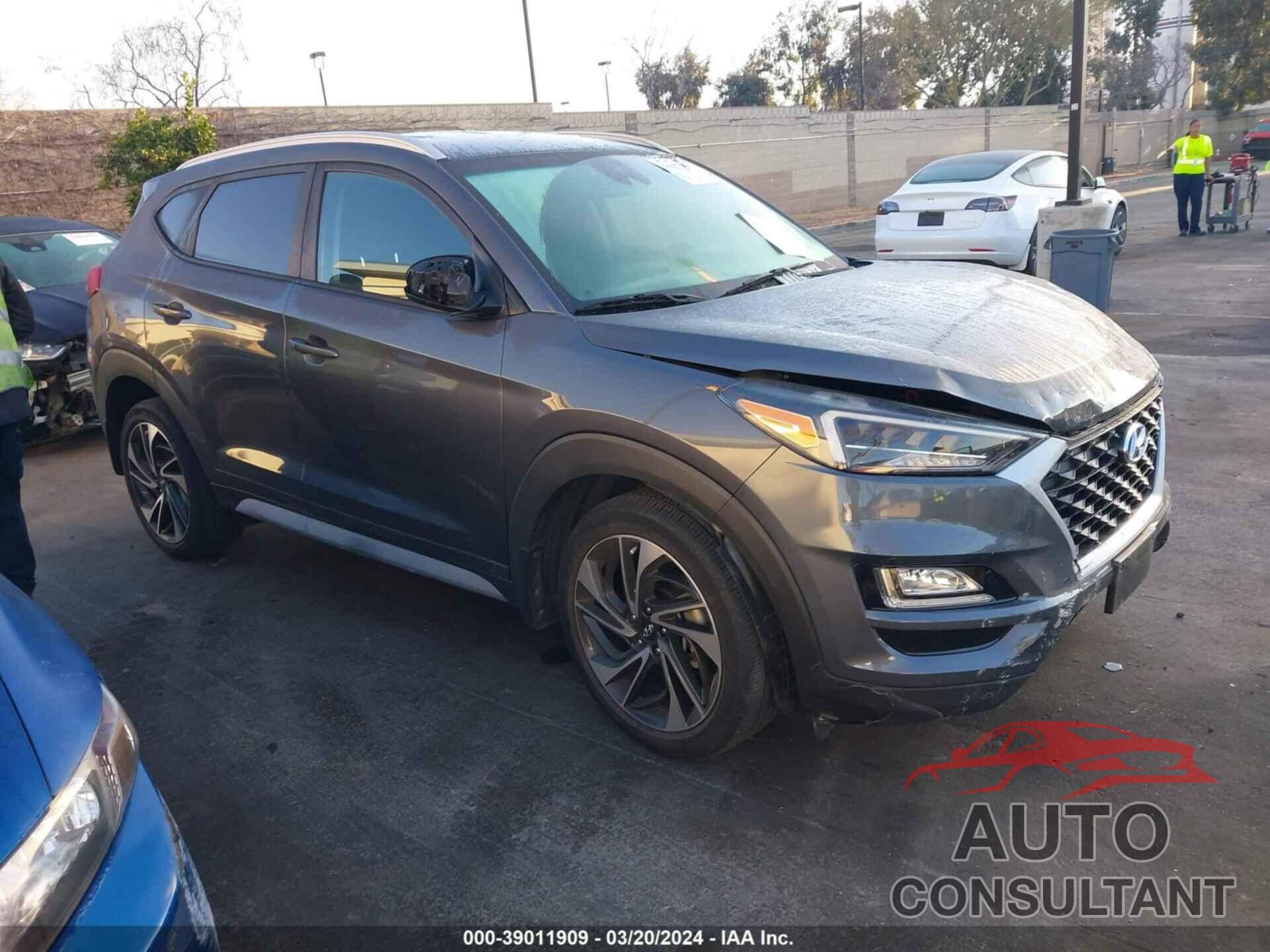 HYUNDAI TUCSON 2019 - KM8J33AL3KU015752