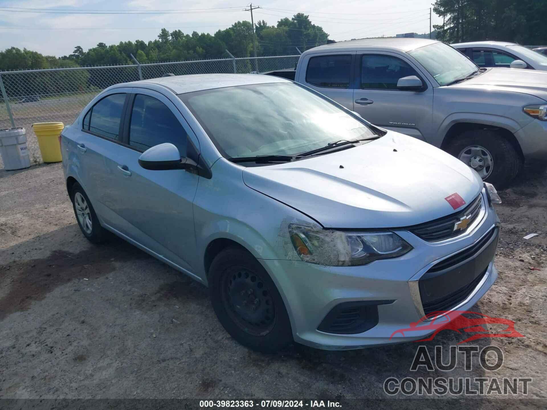 CHEVROLET SONIC 2018 - 1G1JB5SHXJ4122592