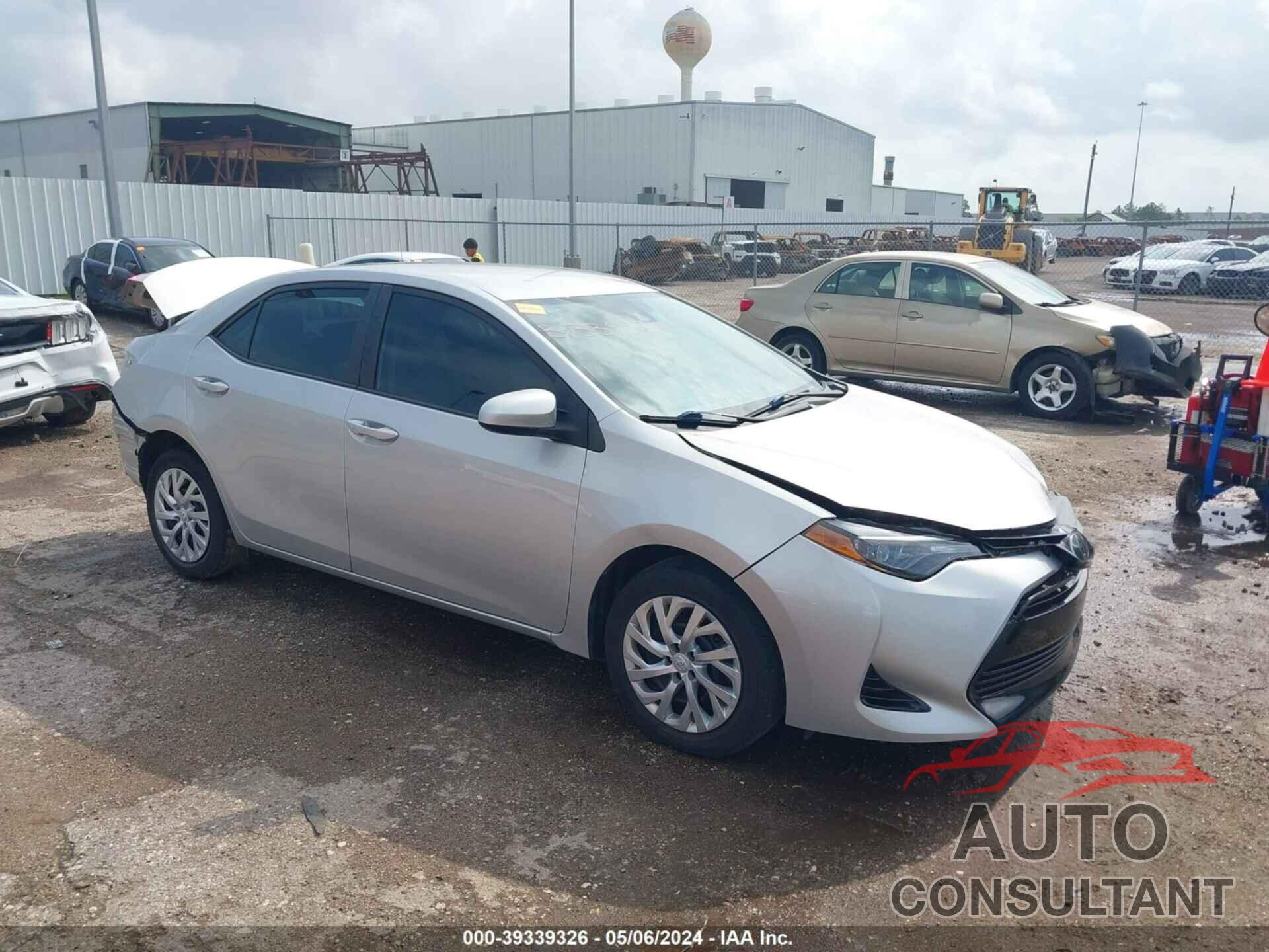 TOYOTA COROLLA 2018 - 5YFBURHE5JP835052