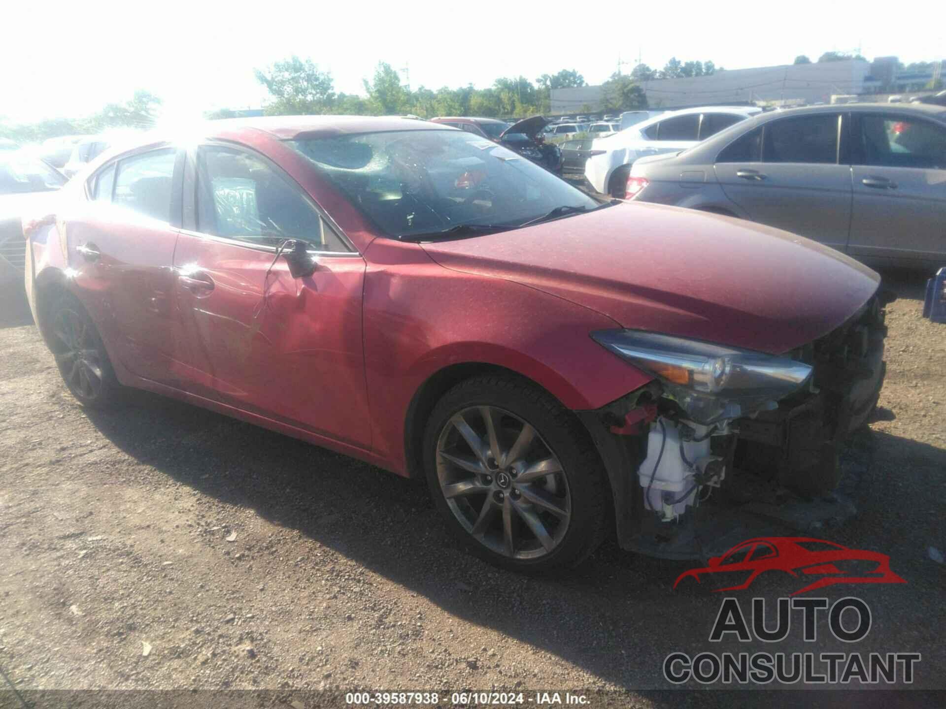 MAZDA MAZDA3 2018 - 3MZBN1W33JM228619