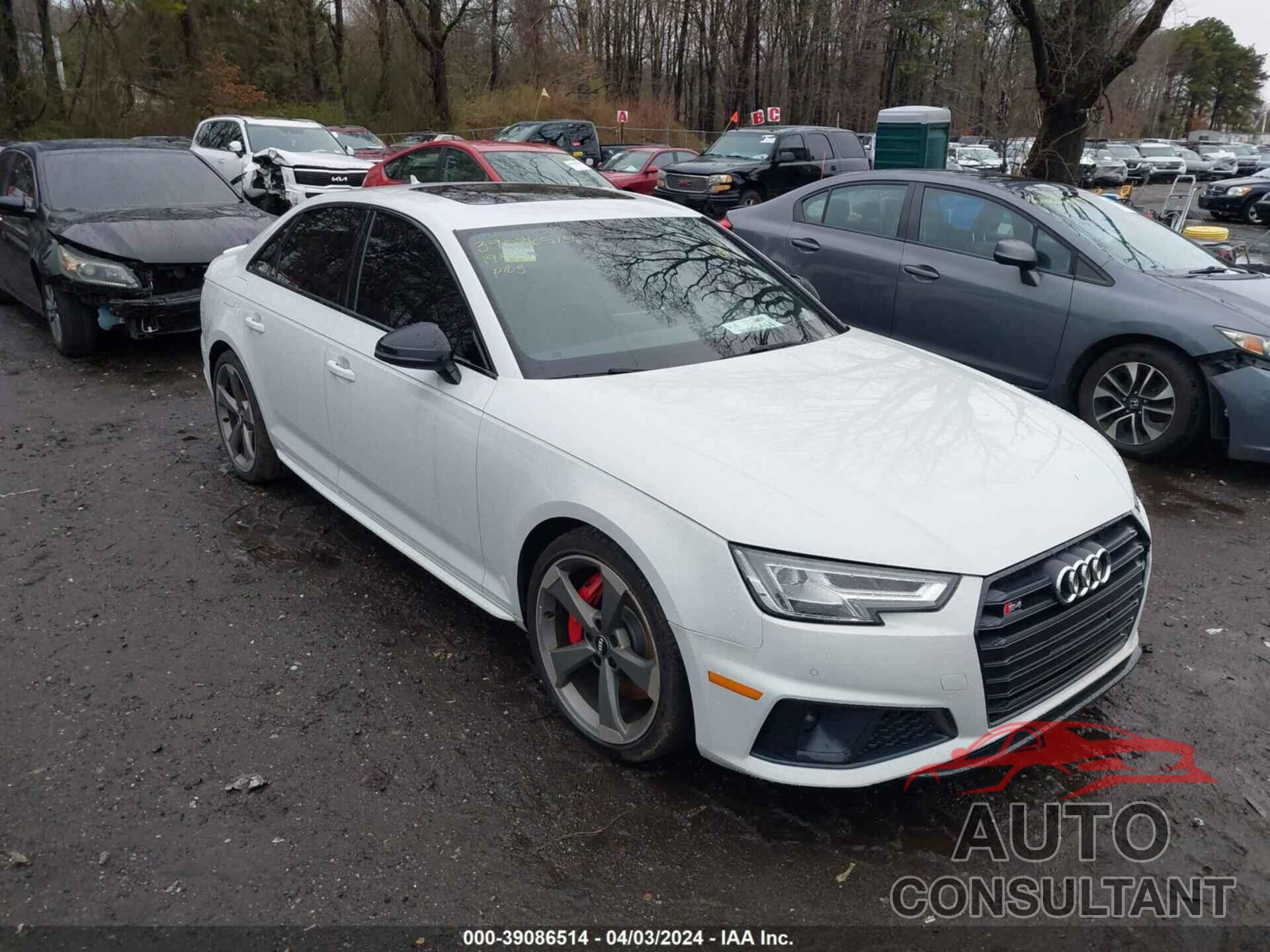 AUDI S4 2019 - WAUB4AF43KA118079