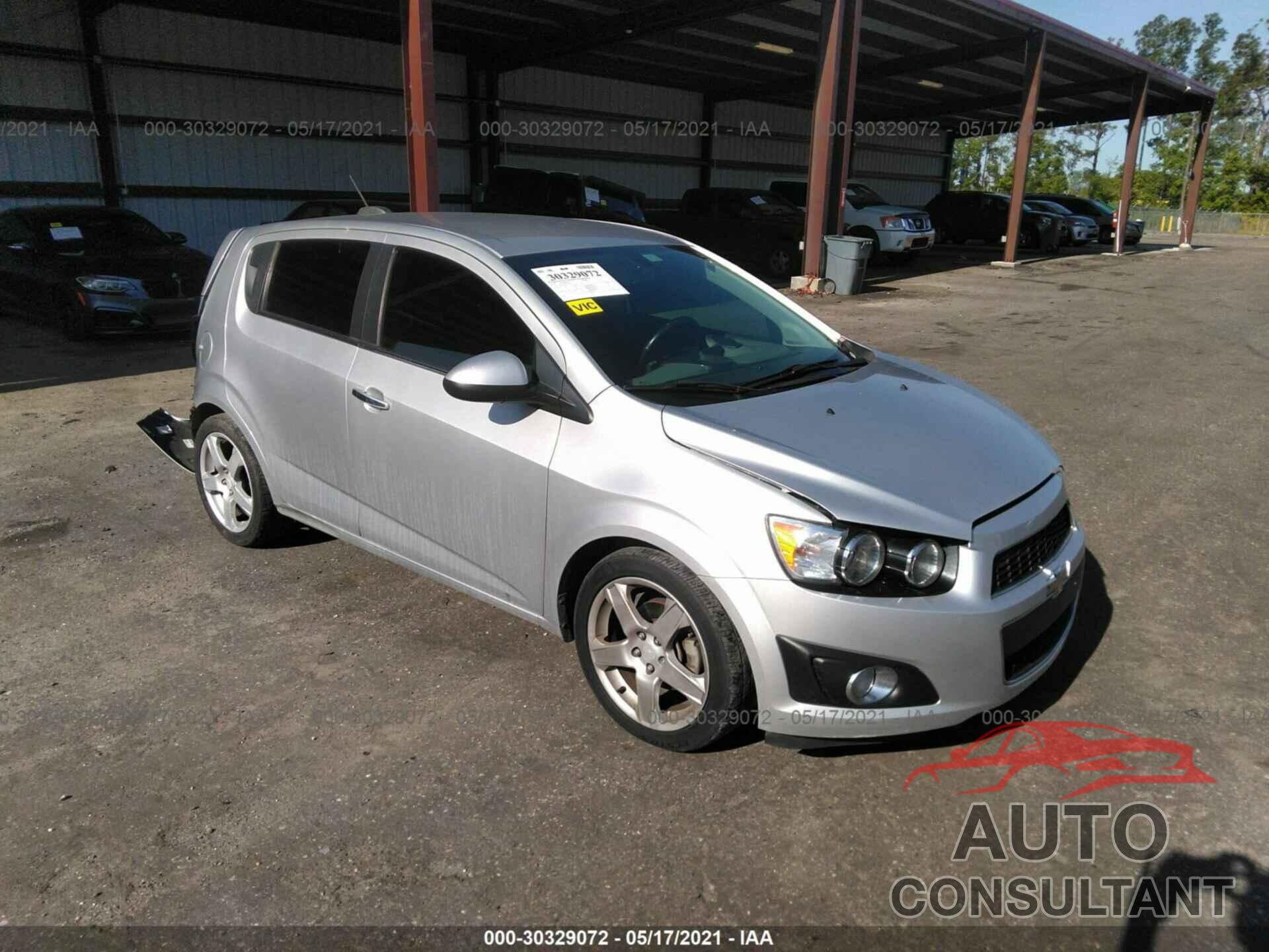 CHEVROLET SONIC 2016 - 1G1JE6SB9G4144214