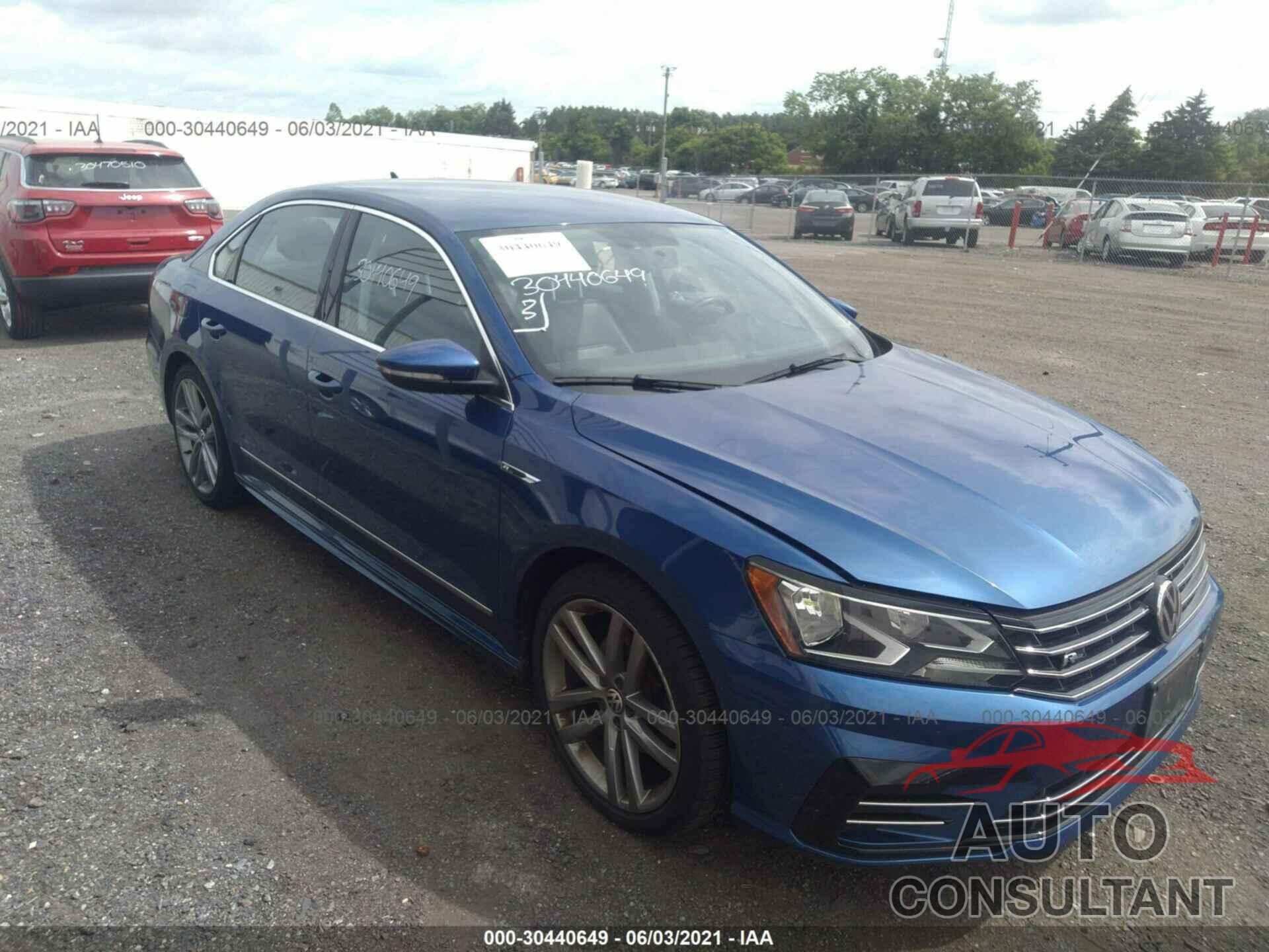 VOLKSWAGEN PASSAT 2017 - 1VWDT7A31HC035549
