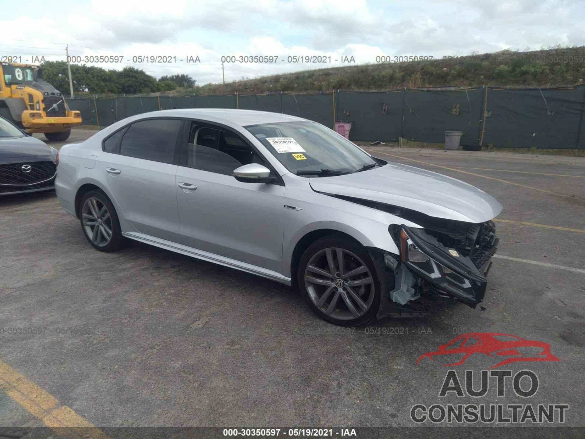 VOLKSWAGEN PASSAT 2018 - 1VWAA7A34JC031221