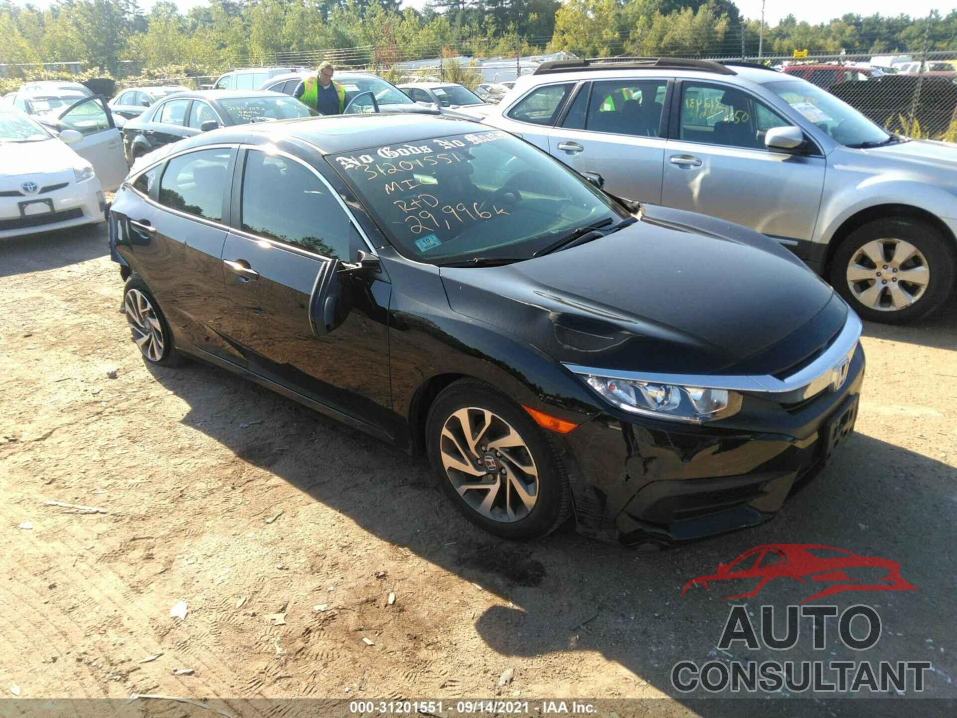 HONDA CIVIC SEDAN 2018 - 19XFC2F71JE205482