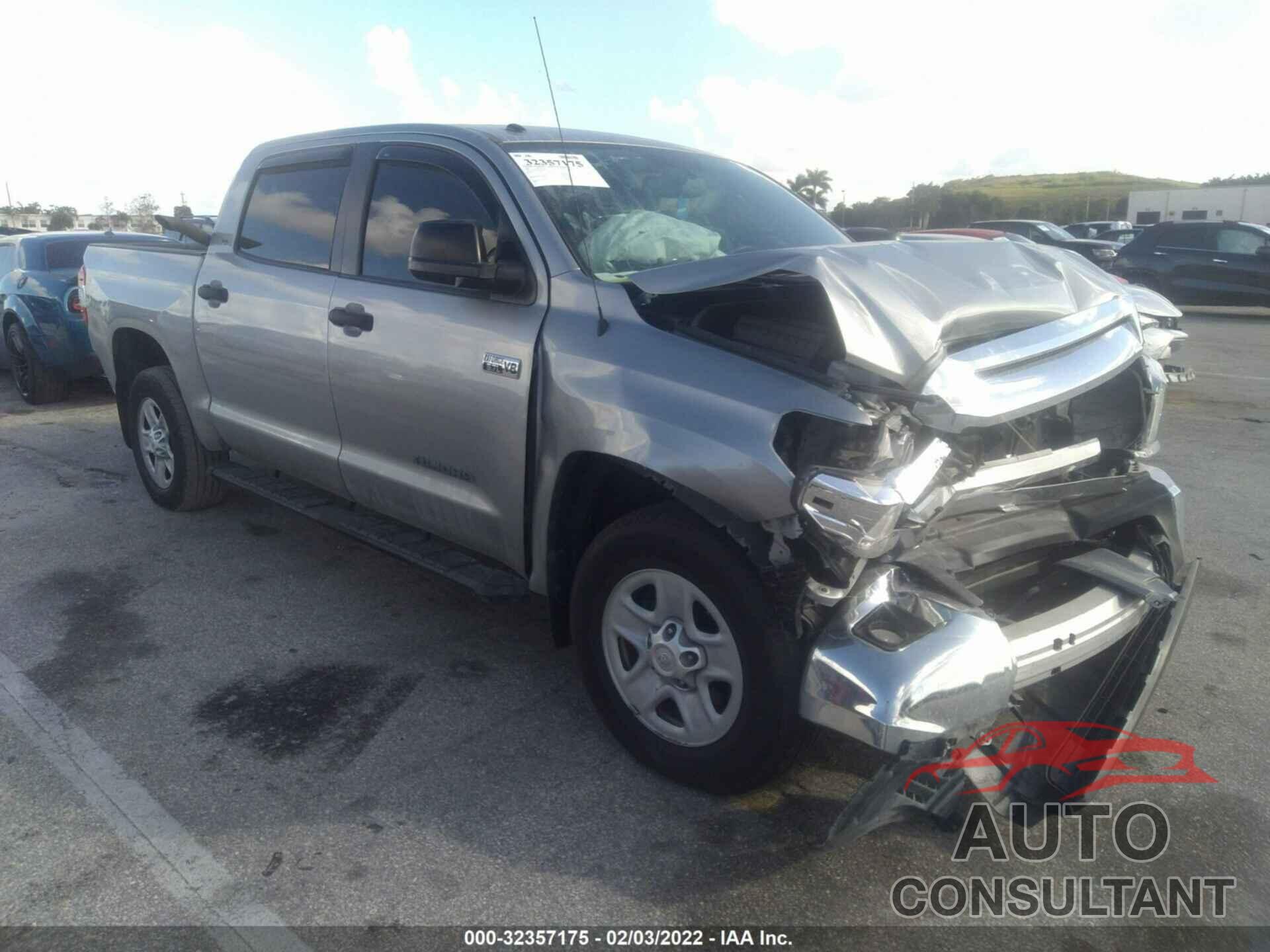 TOYOTA TUNDRA 4WD 2017 - 5TFDW5F11HX622817