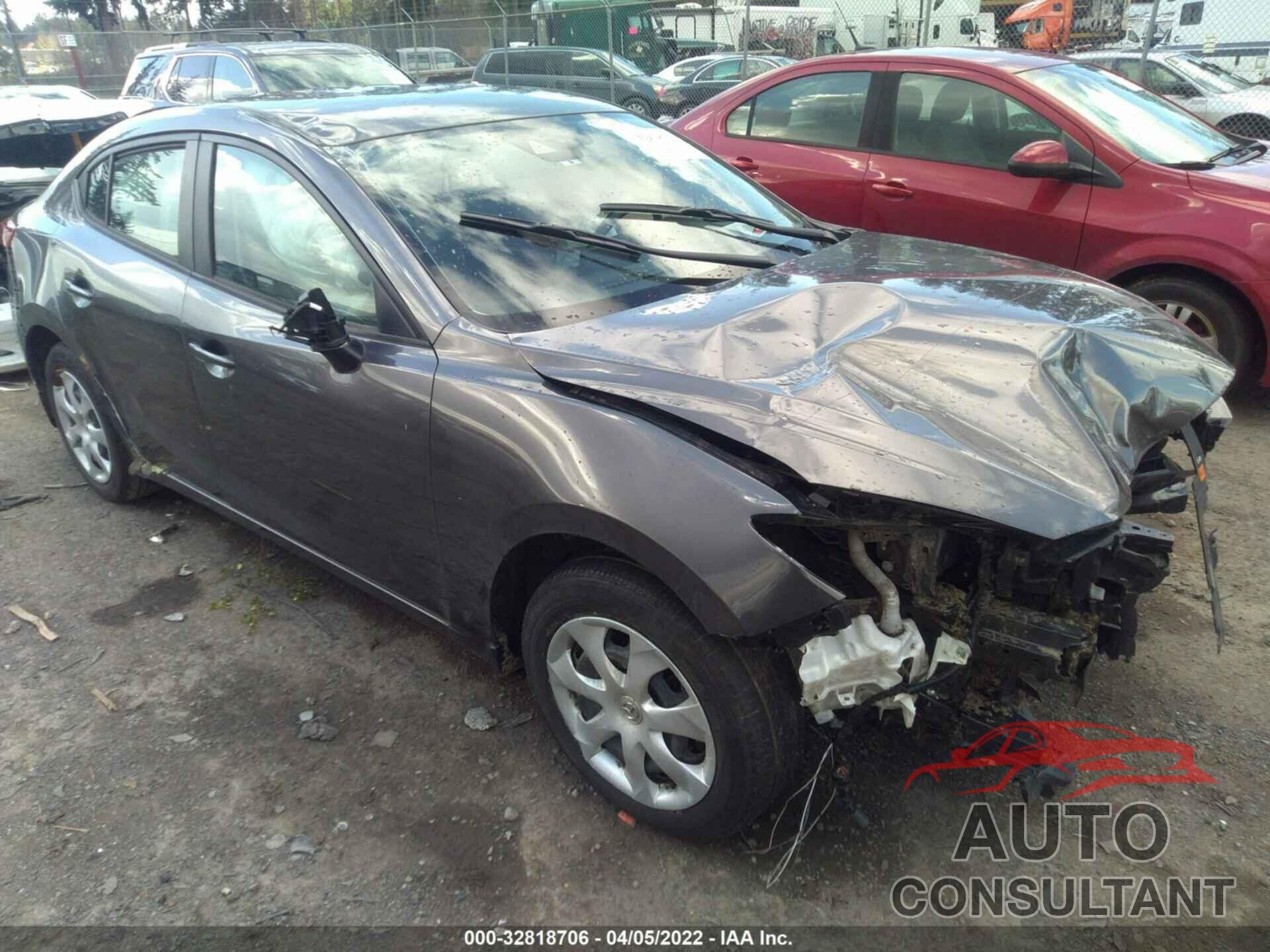 MAZDA MAZDA3 4-DOOR 2018 - 3MZBN1U77JM217175