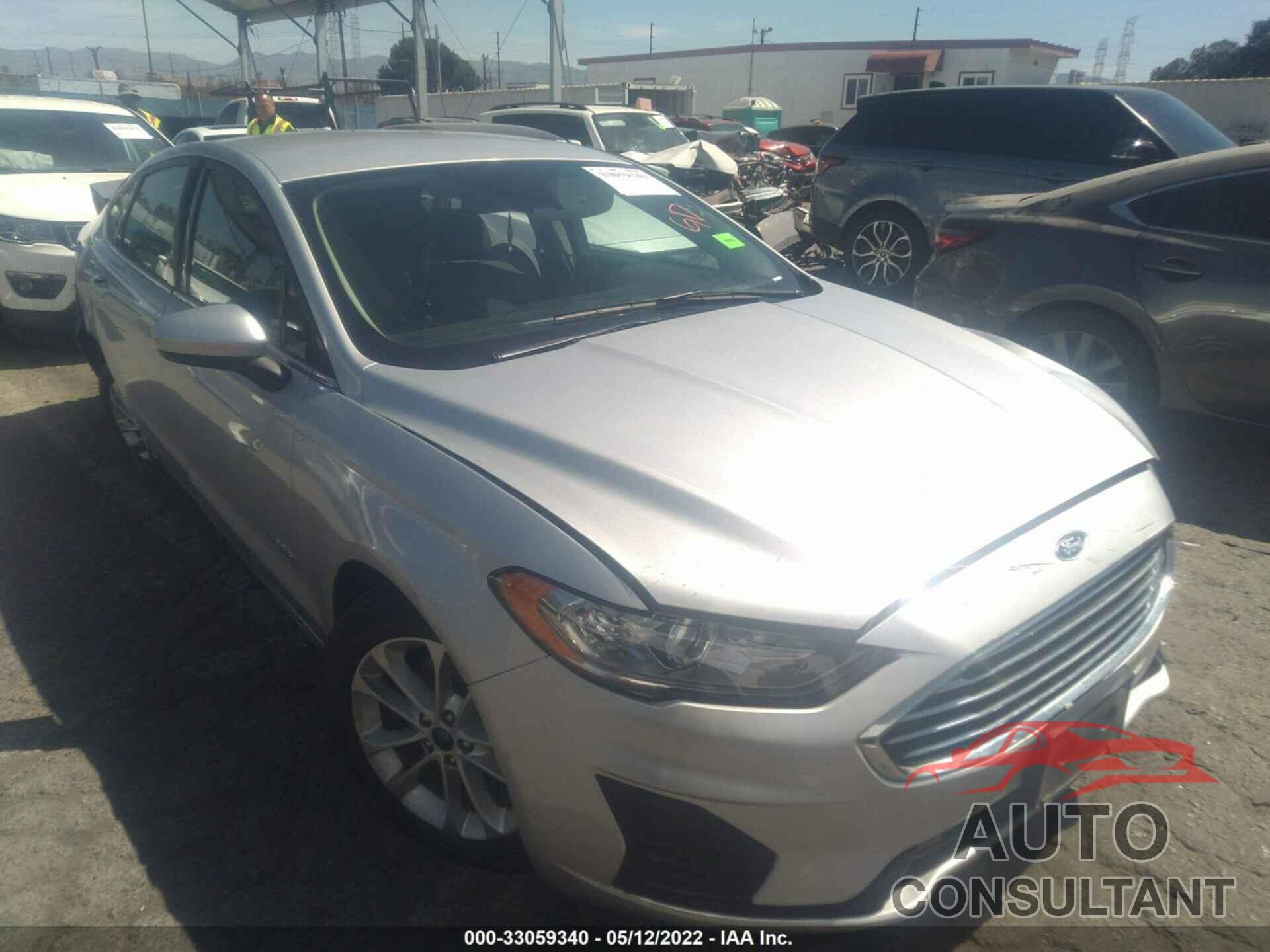 FORD FUSION HYBRID 2019 - 3FA6P0LU6KR200068