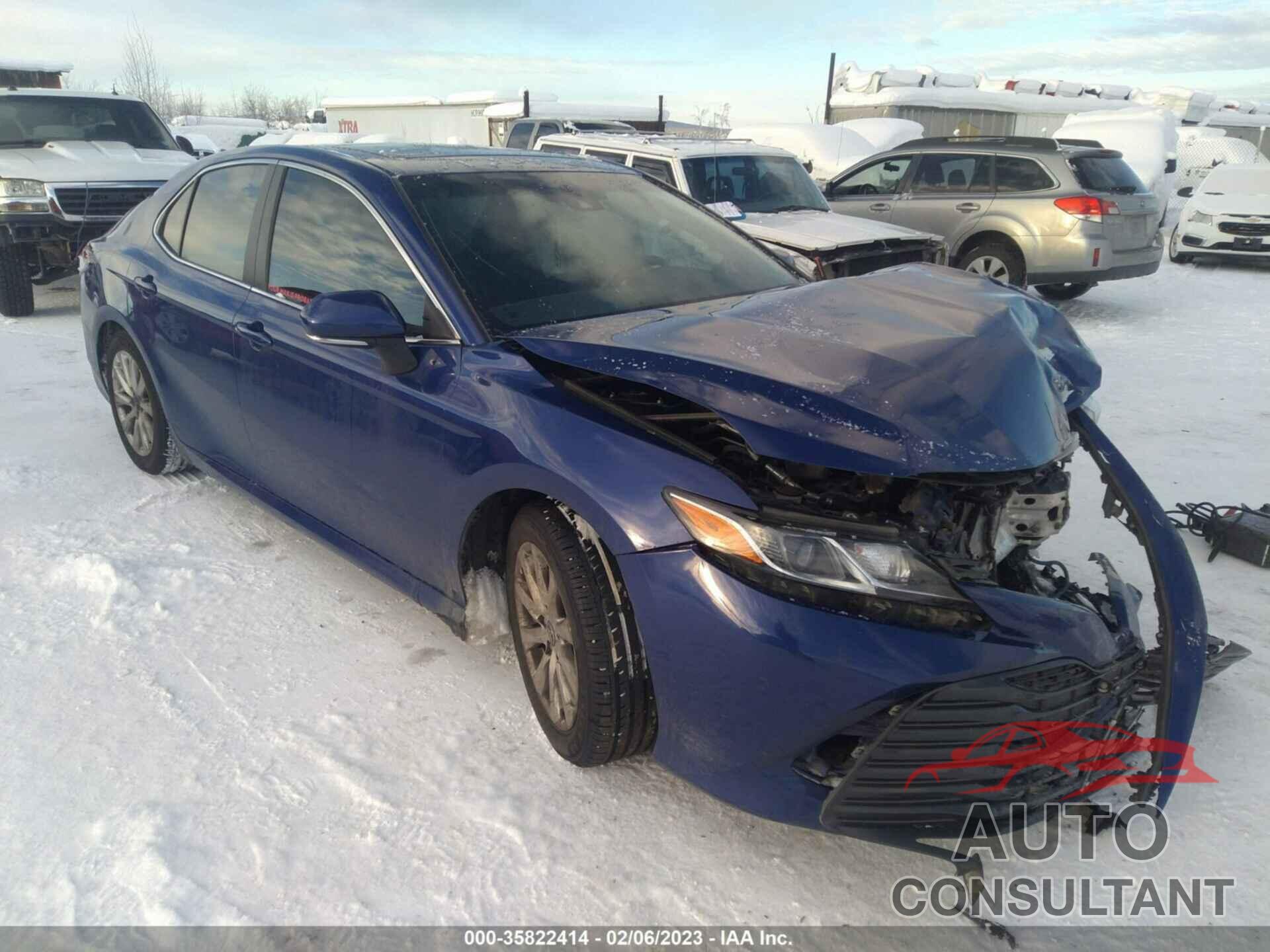 TOYOTA CAMRY 2018 - 4T1B11HK9JU609109