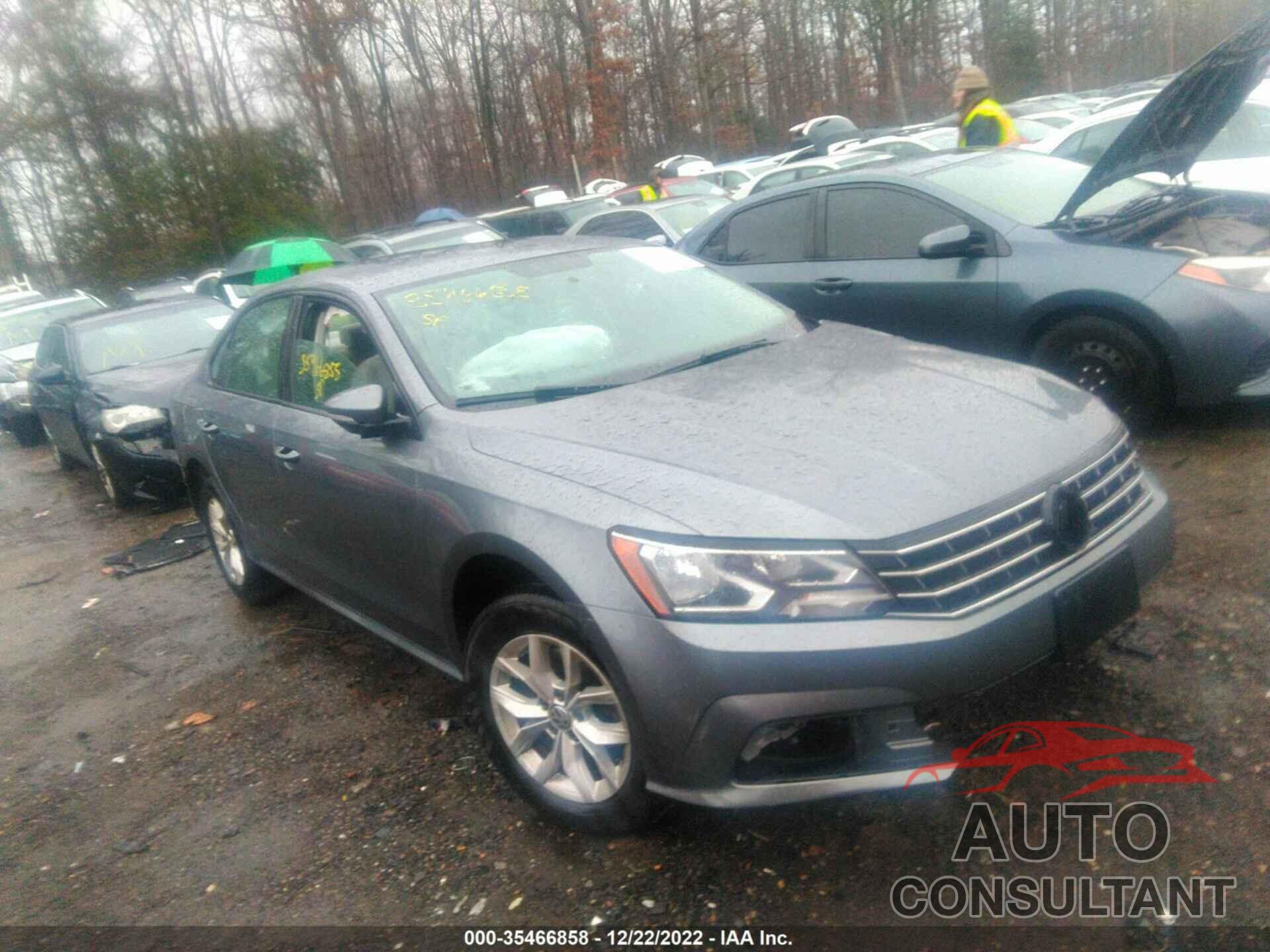 VOLKSWAGEN PASSAT 2018 - 1VWAA7A33JC036149