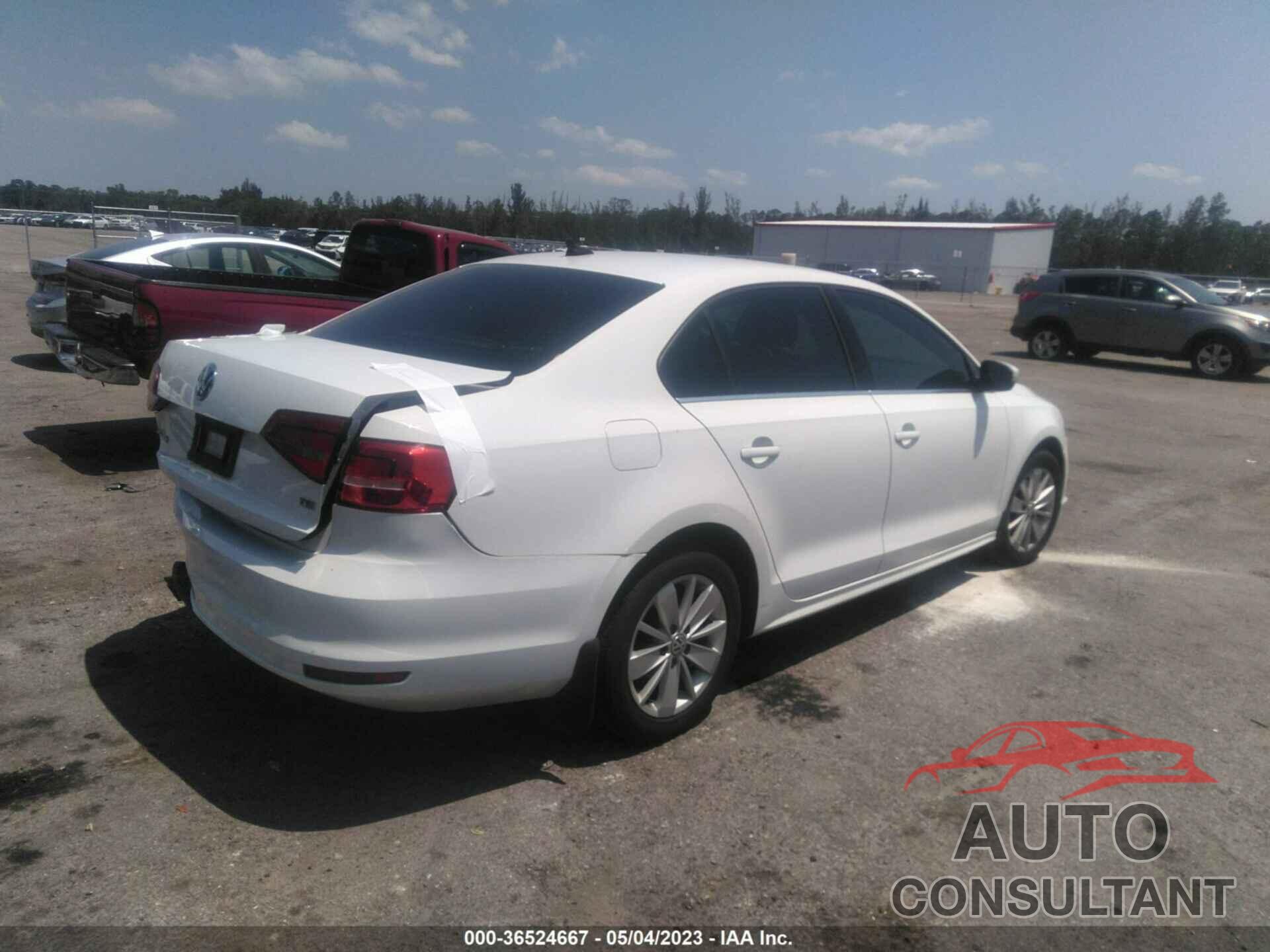 VOLKSWAGEN JETTA SEDAN 2015 - 3VWD17AJ4FM276134