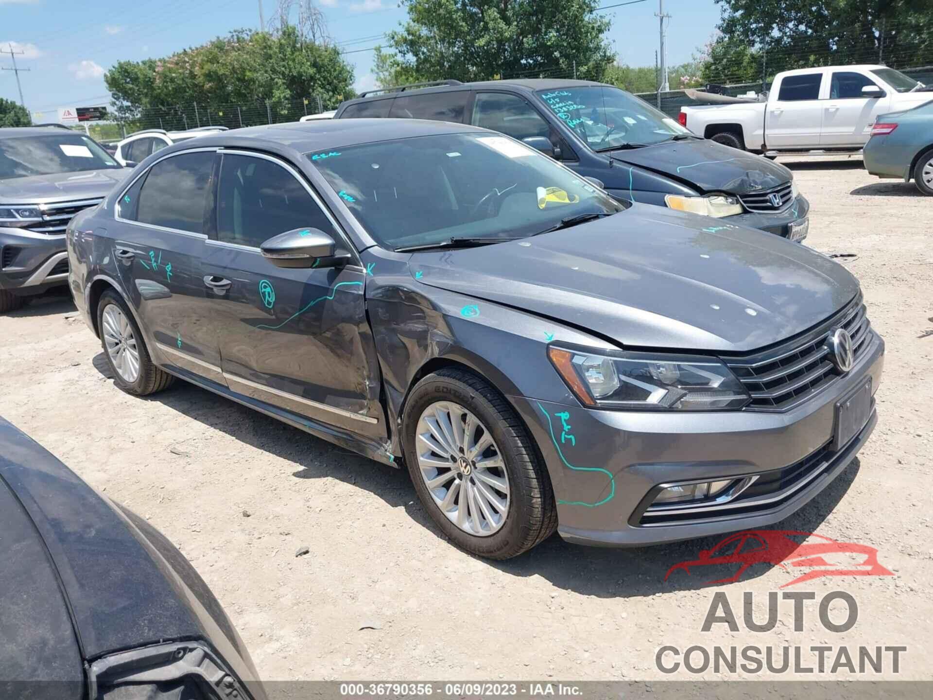 VOLKSWAGEN PASSAT 2016 - 1VWBT7A32GC004204