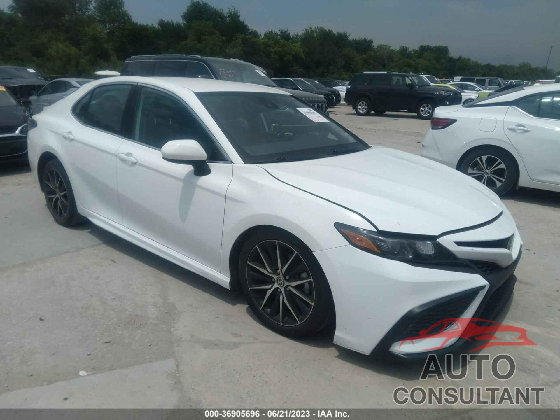 TOYOTA CAMRY 2021 - 4T1G11AKXMU467194
