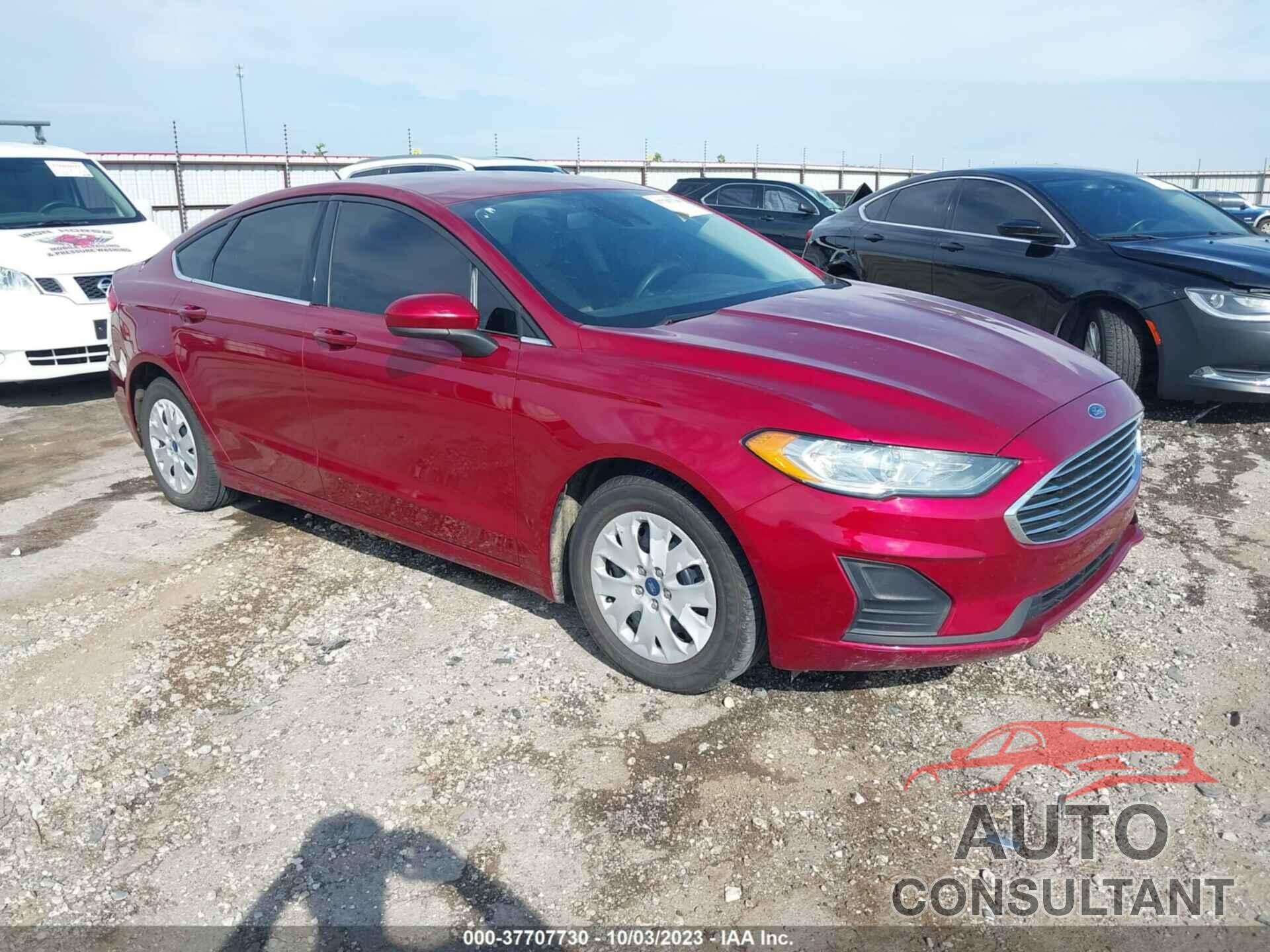 FORD FUSION 2019 - 3FA6P0G76KR132973
