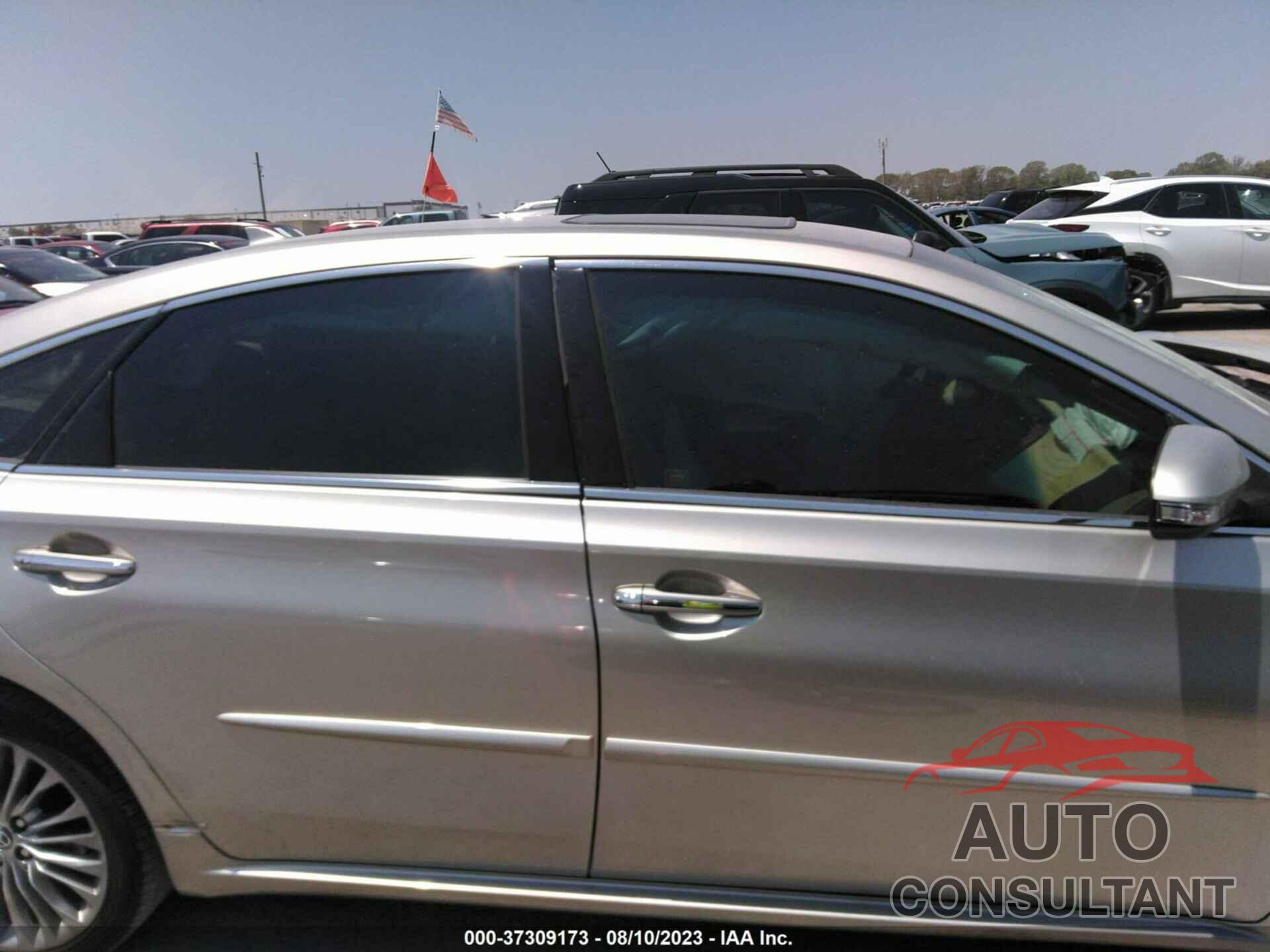 TOYOTA AVALON 2018 - 4T1BK1EBXJU277070