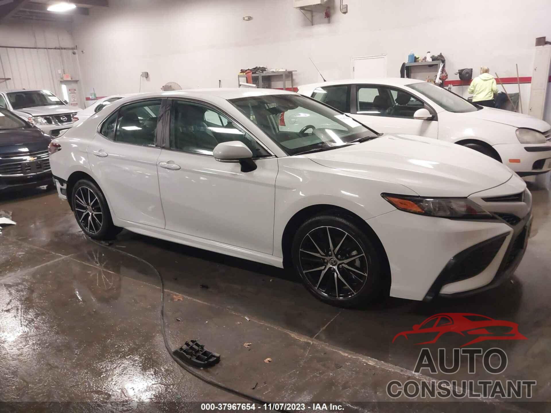 TOYOTA CAMRY 2022 - 4T1G11BK4NU055465