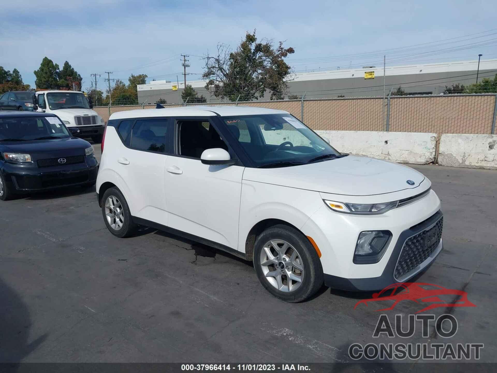 KIA SOUL 2021 - KNDJ23AU4M7137196