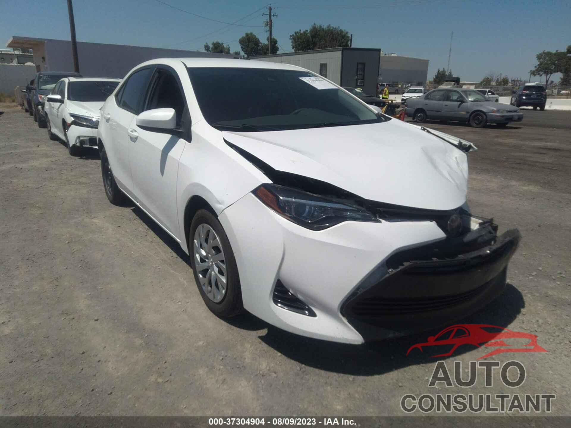TOYOTA COROLLA 2018 - 2T1BURHE8JC026130