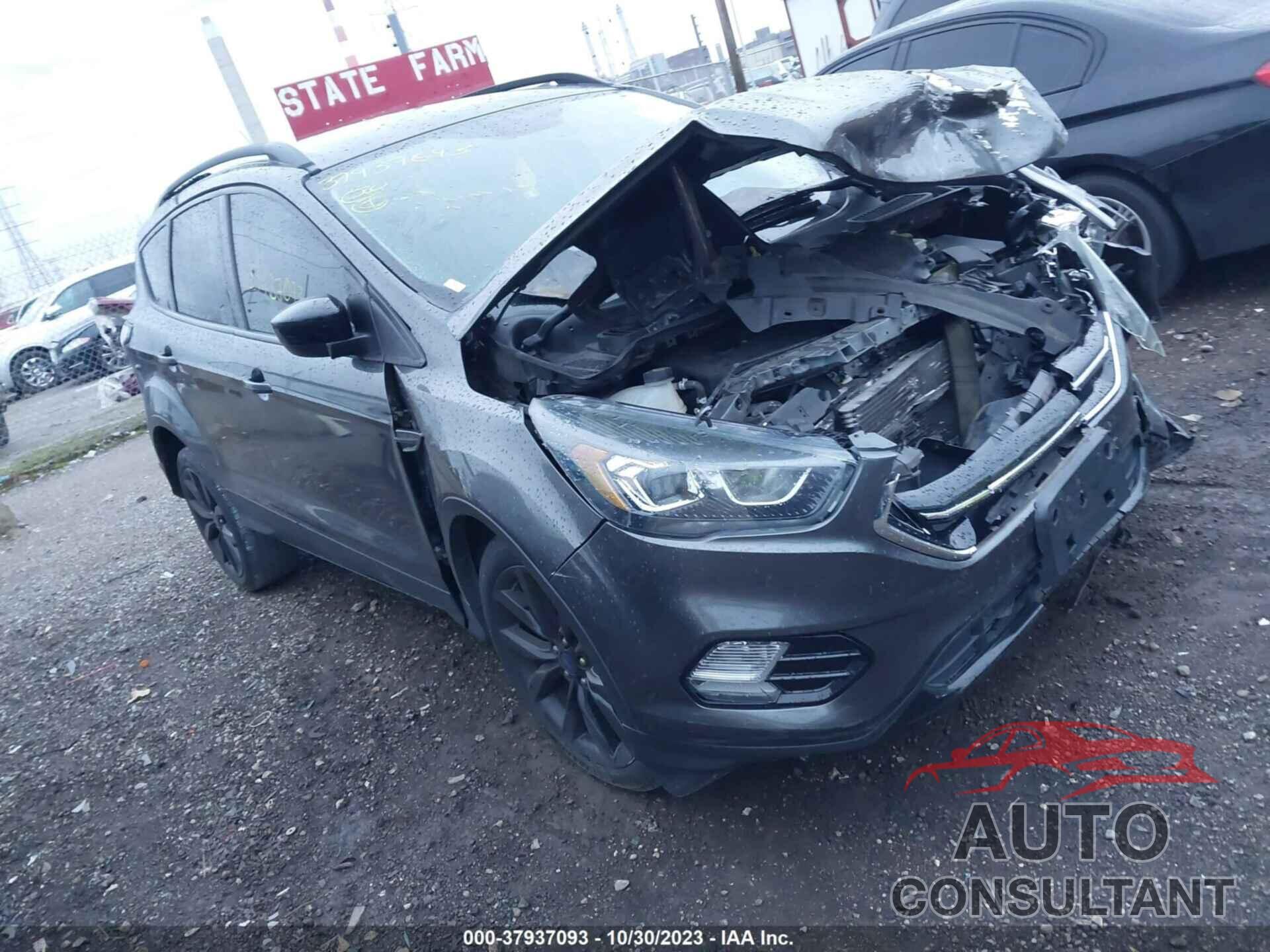 FORD ESCAPE 2017 - 1FMCU0GD5HUD15371
