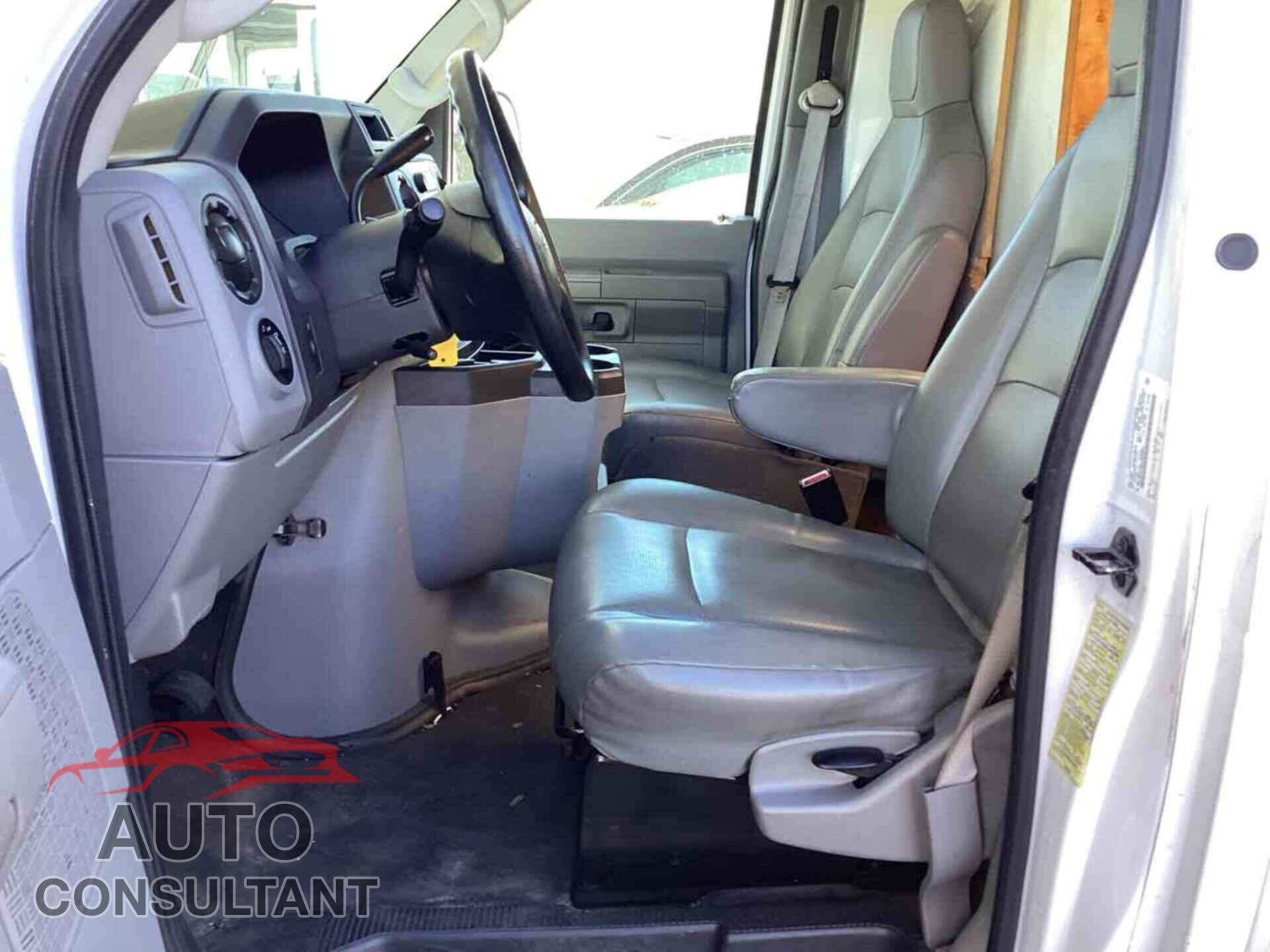 FORD ECONOLINE 2019 - 1FDWE3FS8KDC50051