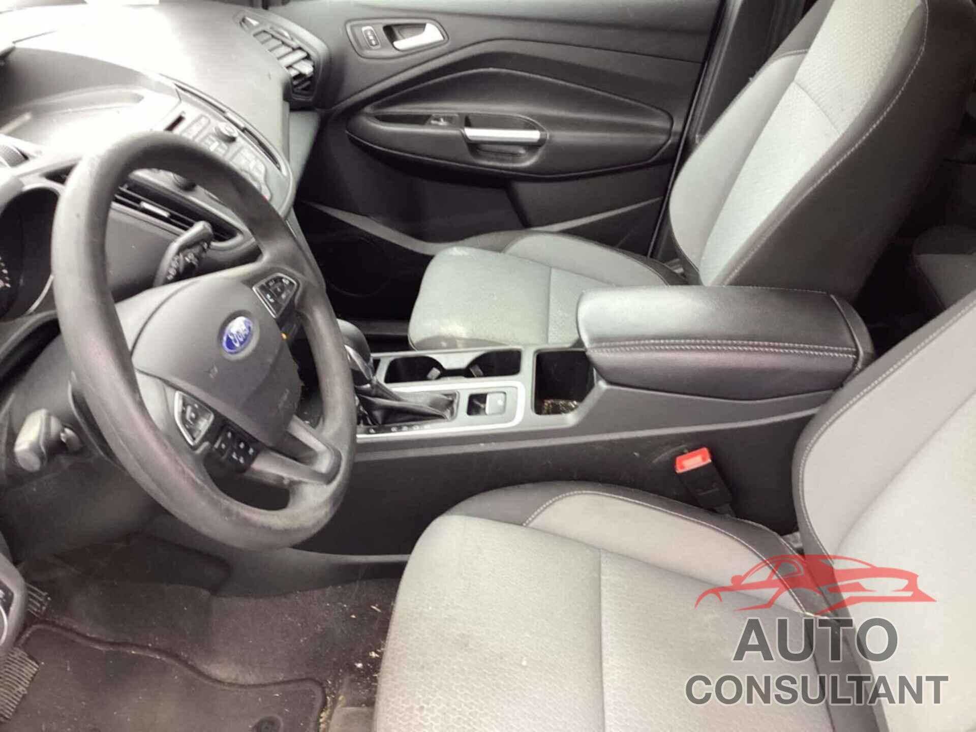 FORD ESCAPE 2018 - 1FMCU0GD4JUC13193