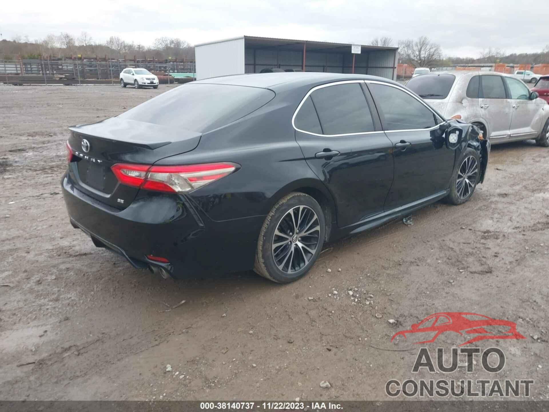 TOYOTA CAMRY 2018 - JTNB11HKXJ3028403