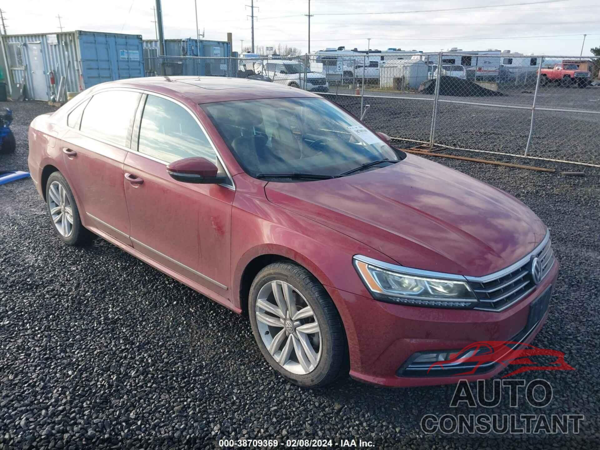 VOLKSWAGEN PASSAT 2017 - 1VWGT7A32HC077449