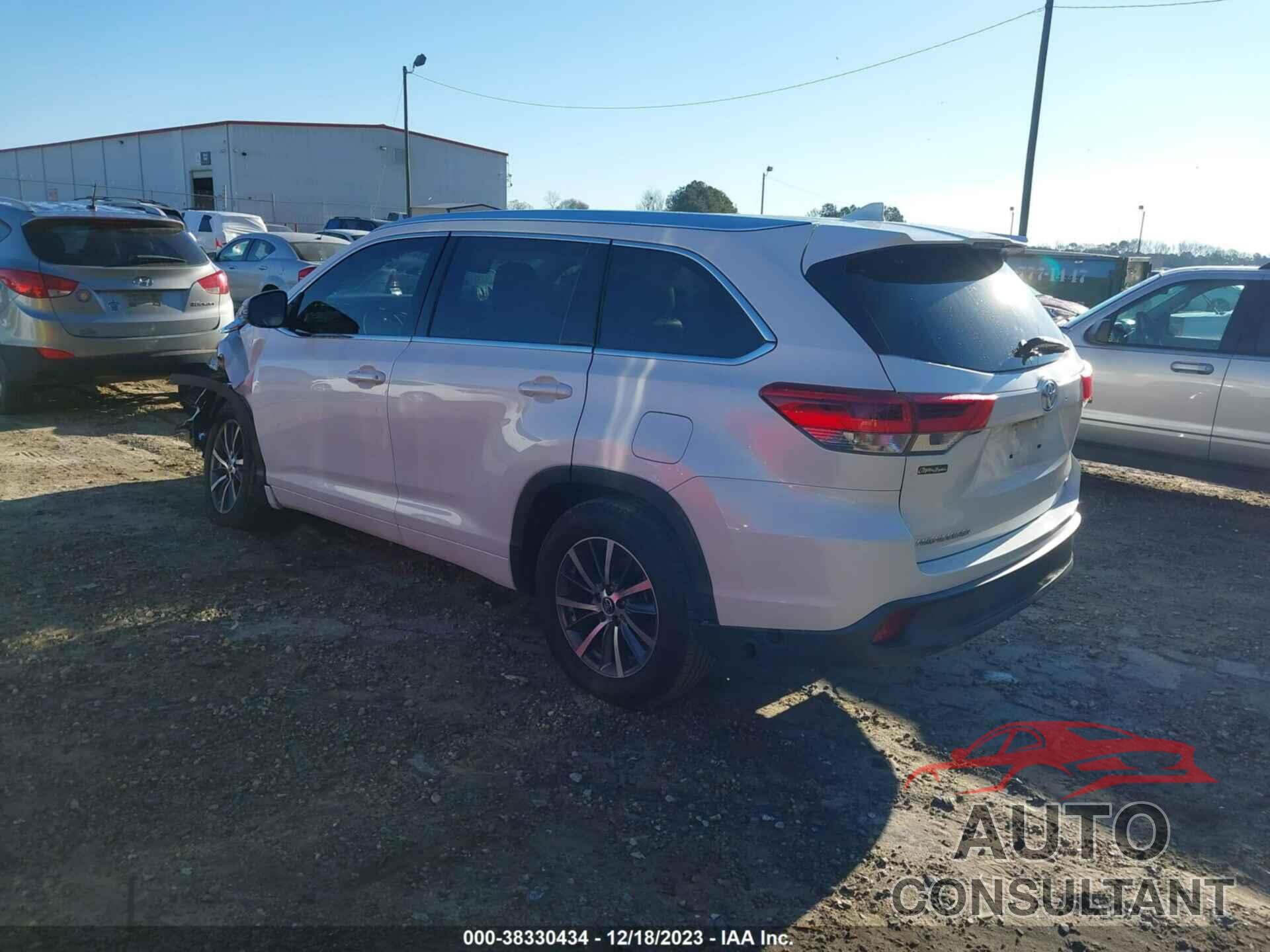 TOYOTA HIGHLANDER 2018 - 5TDKZRFH7JS527886