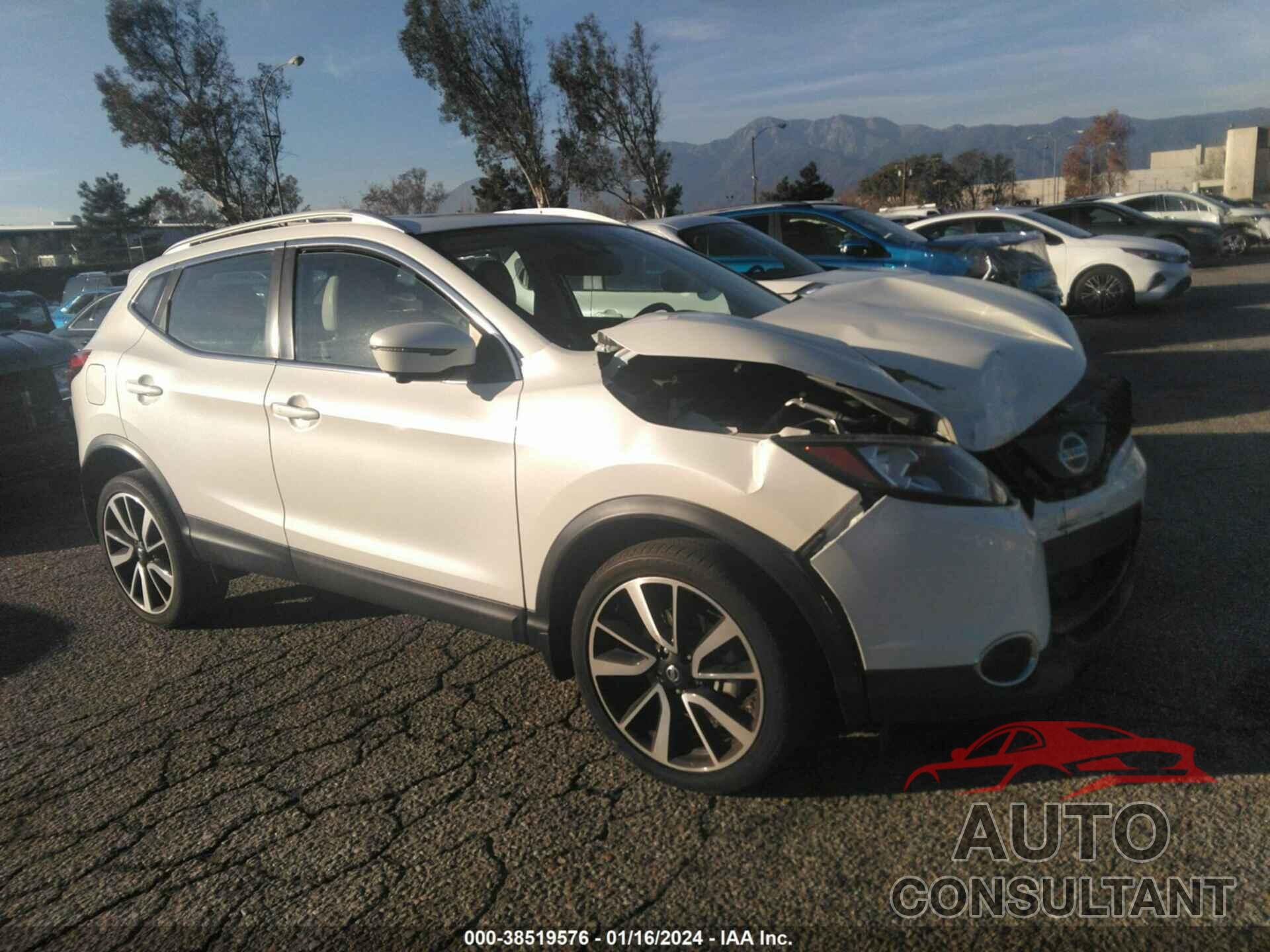 NISSAN ROGUE SPORT 2019 - JN1BJ1CP8KW228481