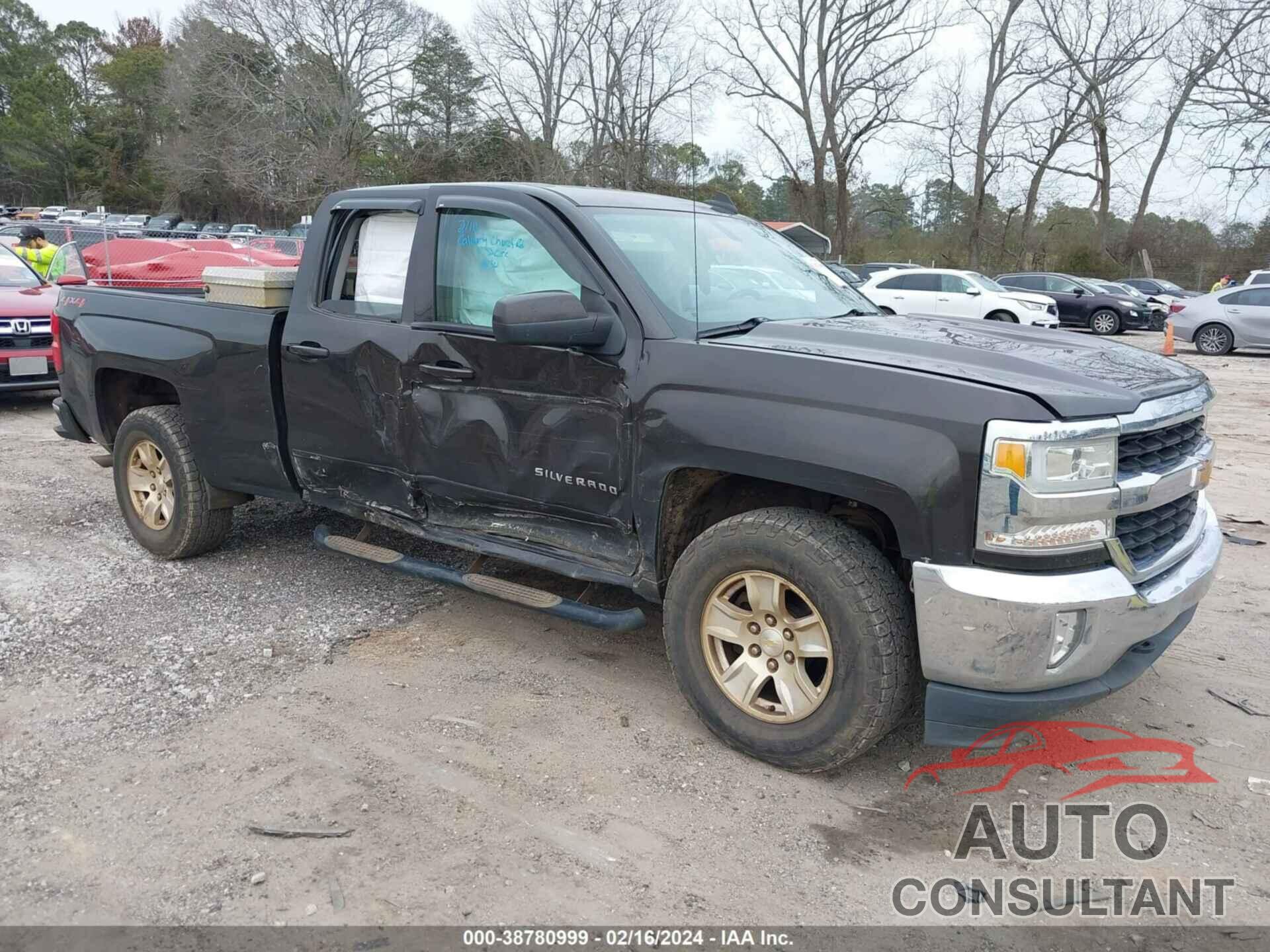 CHEVROLET SILVERADO 1500 2018 - 1GCVKREC9JZ171575
